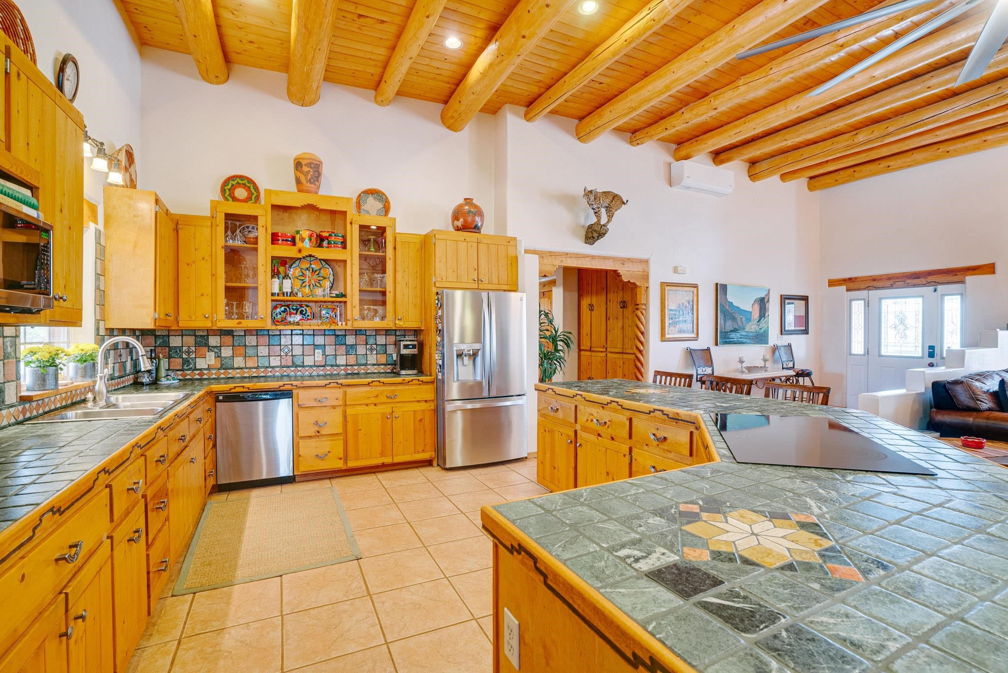 343 Sierra Vista Lane, Taos, New Mexico image 18