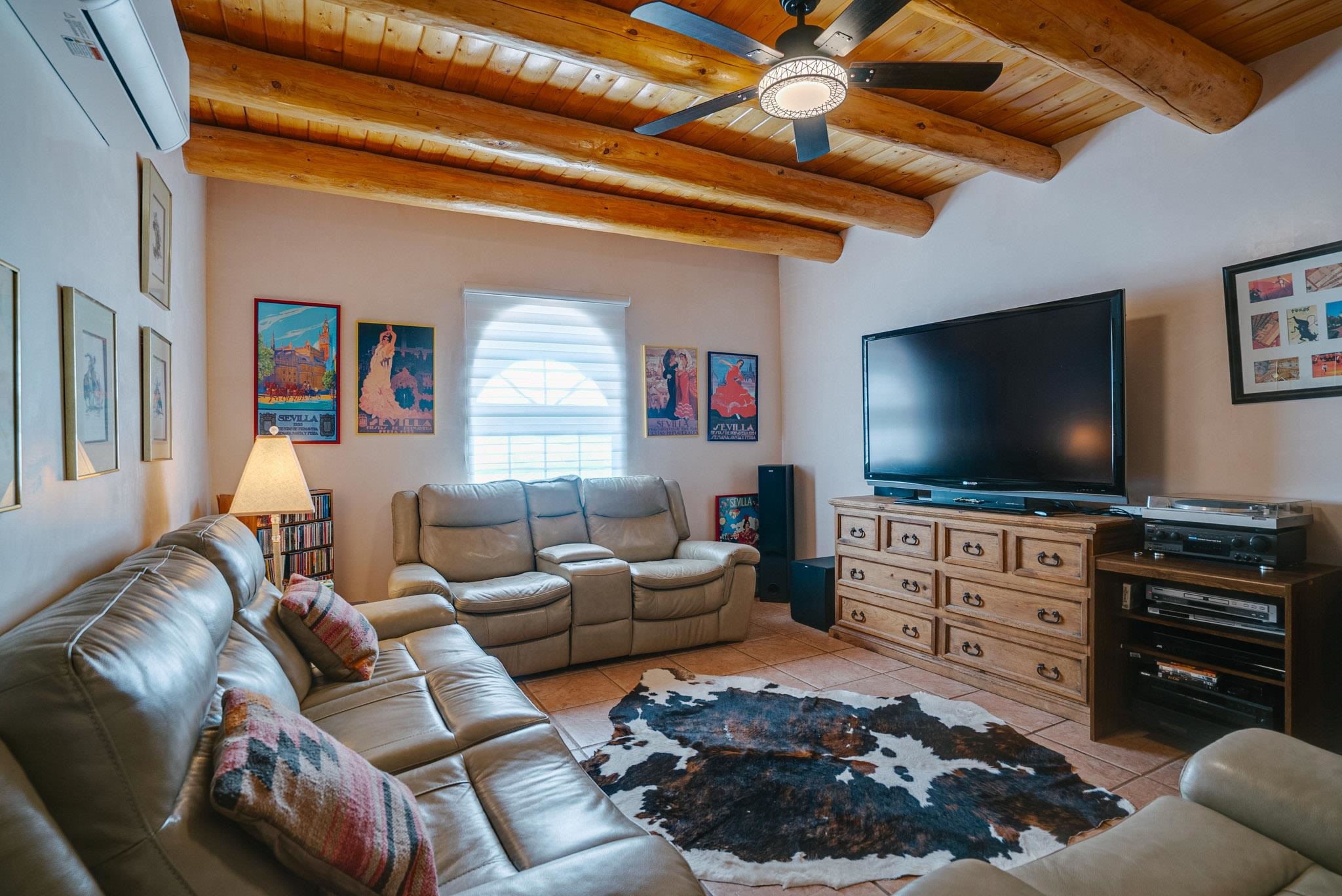 343 Sierra Vista Lane, Taos, New Mexico image 32