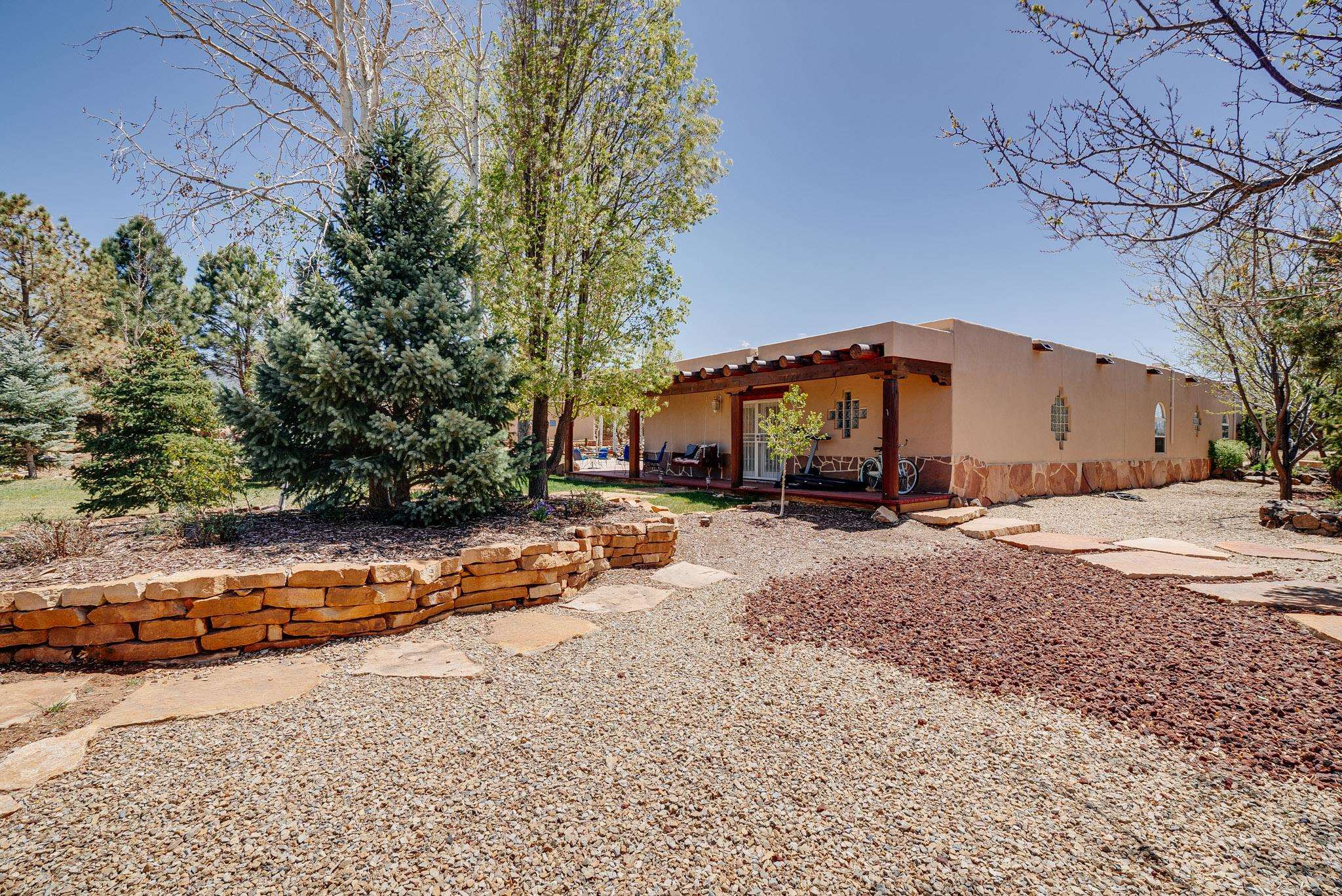 343 Sierra Vista Lane, Taos, New Mexico image 39