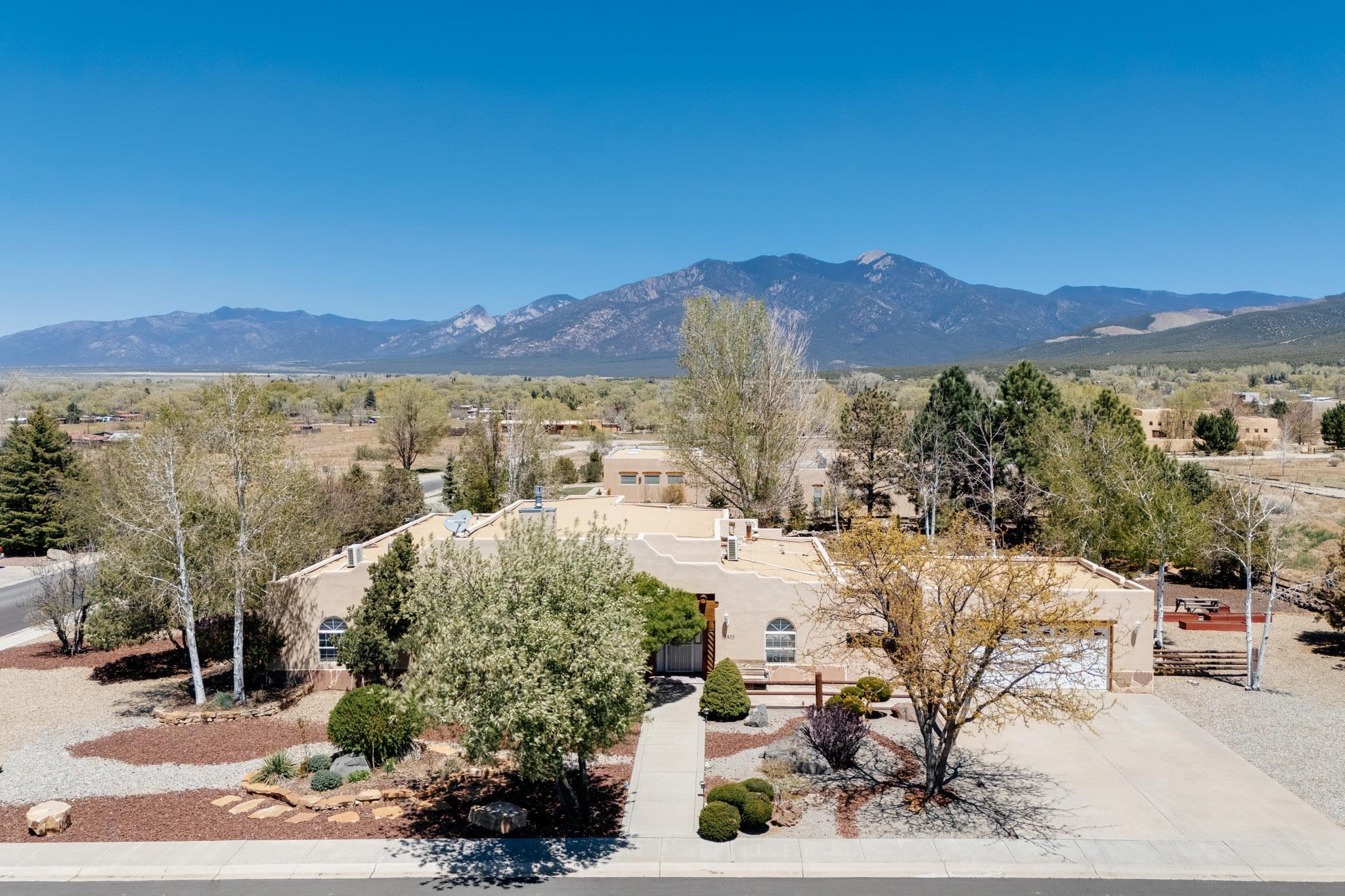 343 Sierra Vista Lane, Taos, New Mexico image 3