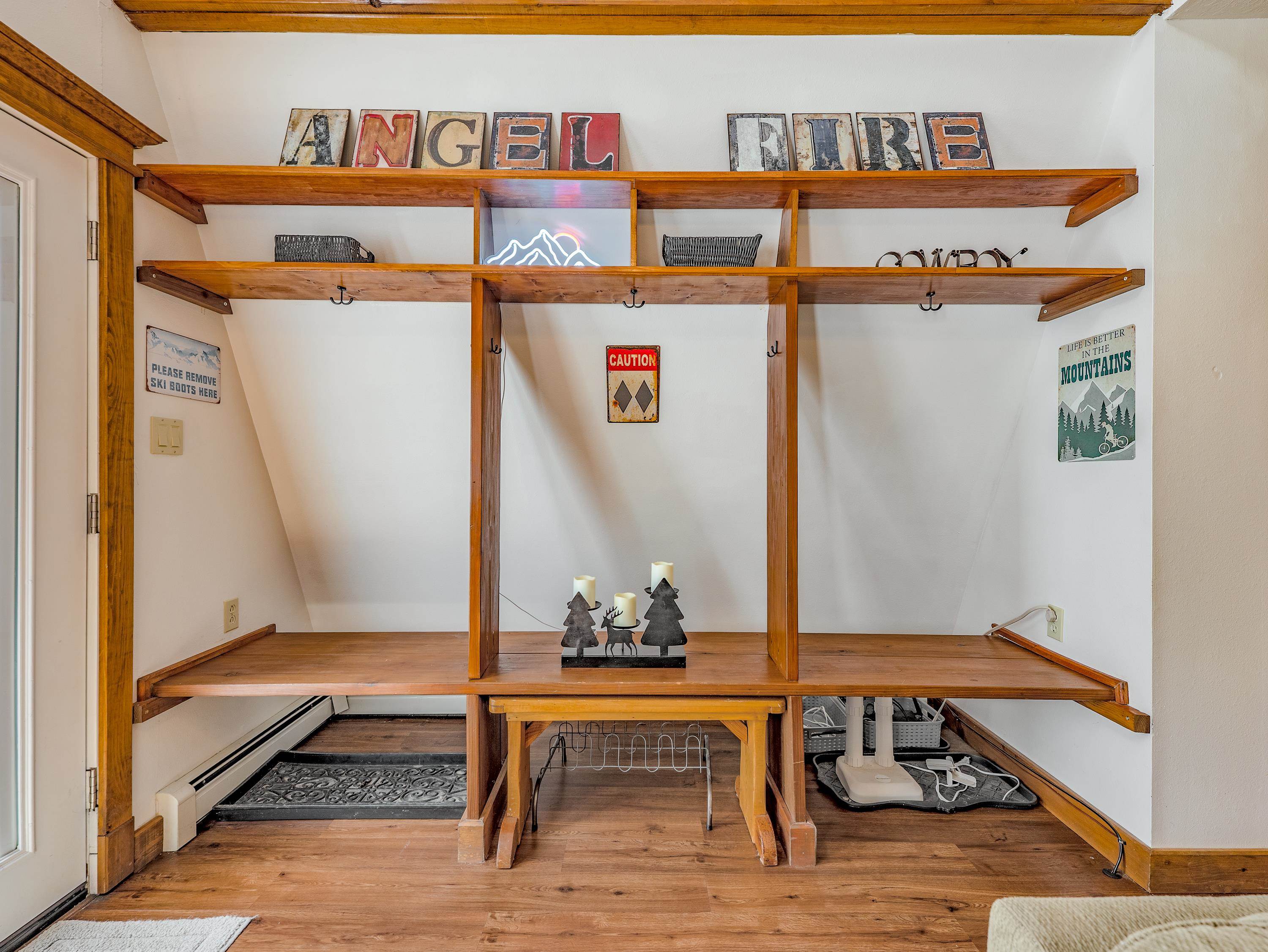 Angel Fire, New Mexico 87710, United States, 3 Bedrooms Bedrooms, ,2 BathroomsBathrooms,Residential,Pending,235066