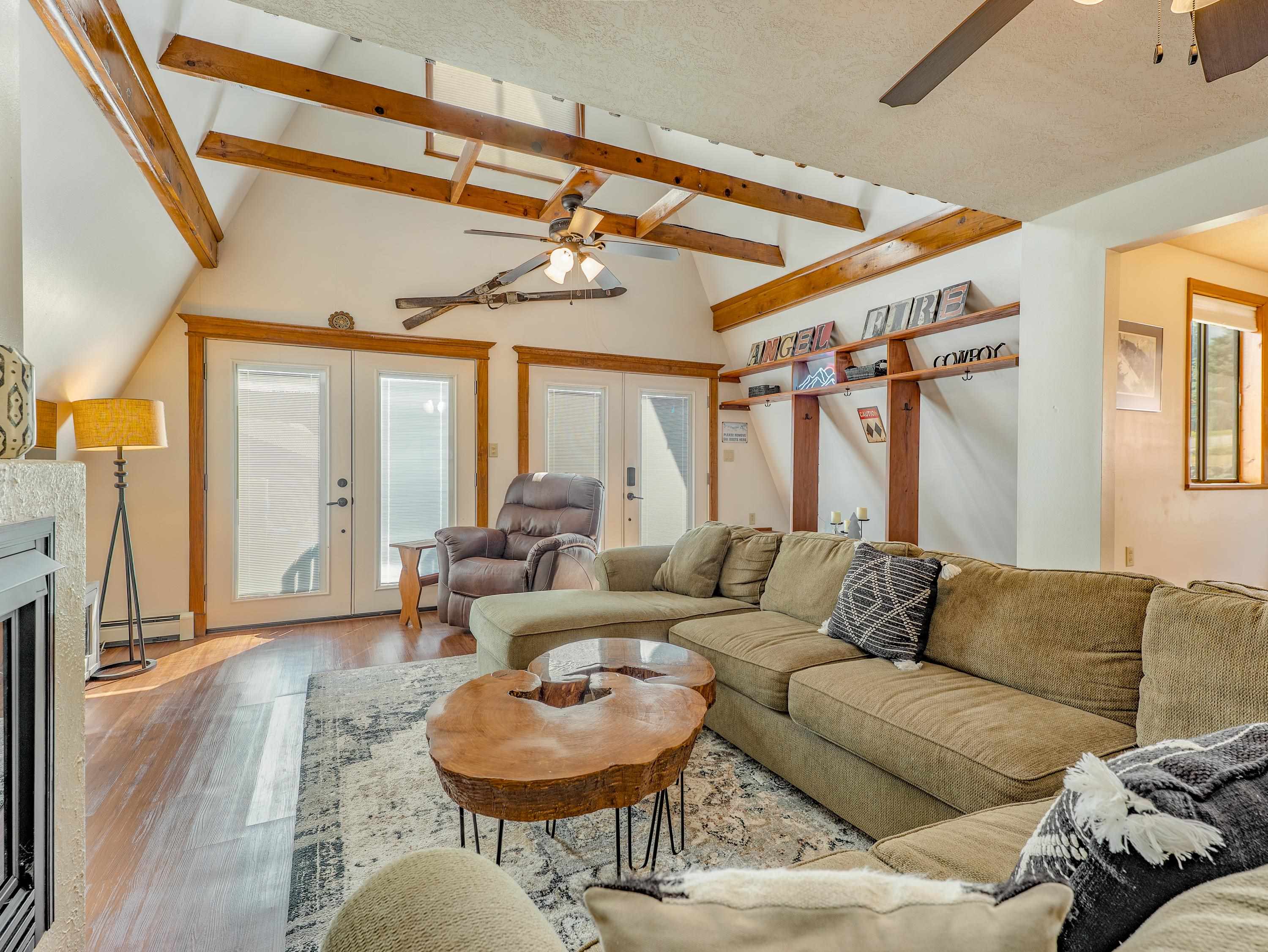 Angel Fire, New Mexico 87710, United States, 3 Bedrooms Bedrooms, ,2 BathroomsBathrooms,Residential,Pending,235066