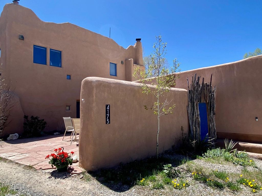 Photo of 4175 State Road 68, Ranchos de Taos, NM 87557 (MLS # 114539)