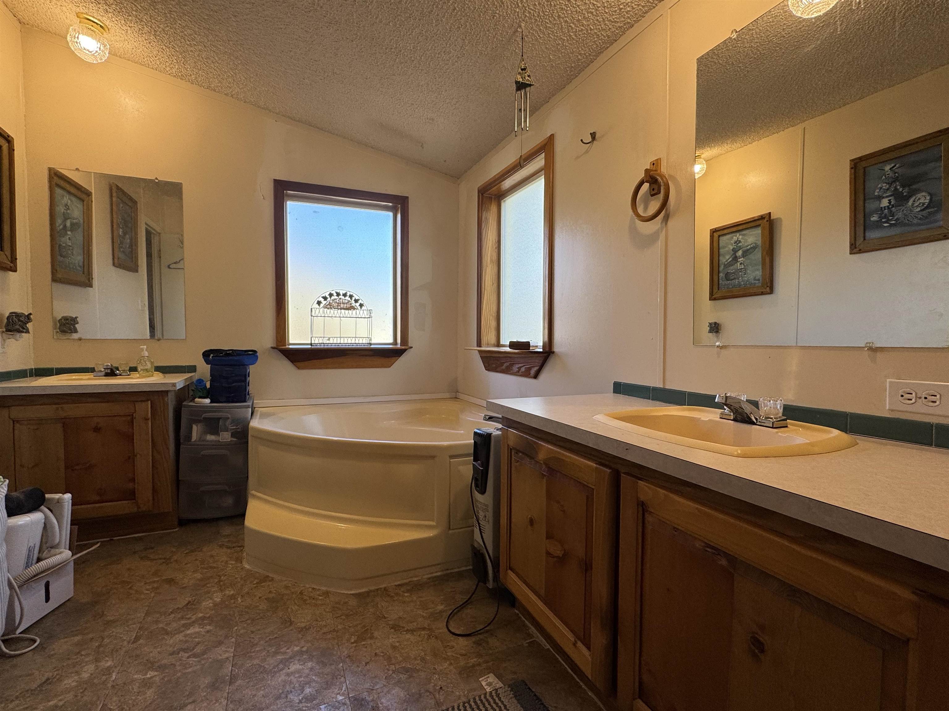 22 Tom Holder Rd, Ranchos de Taos, New Mexico image 12