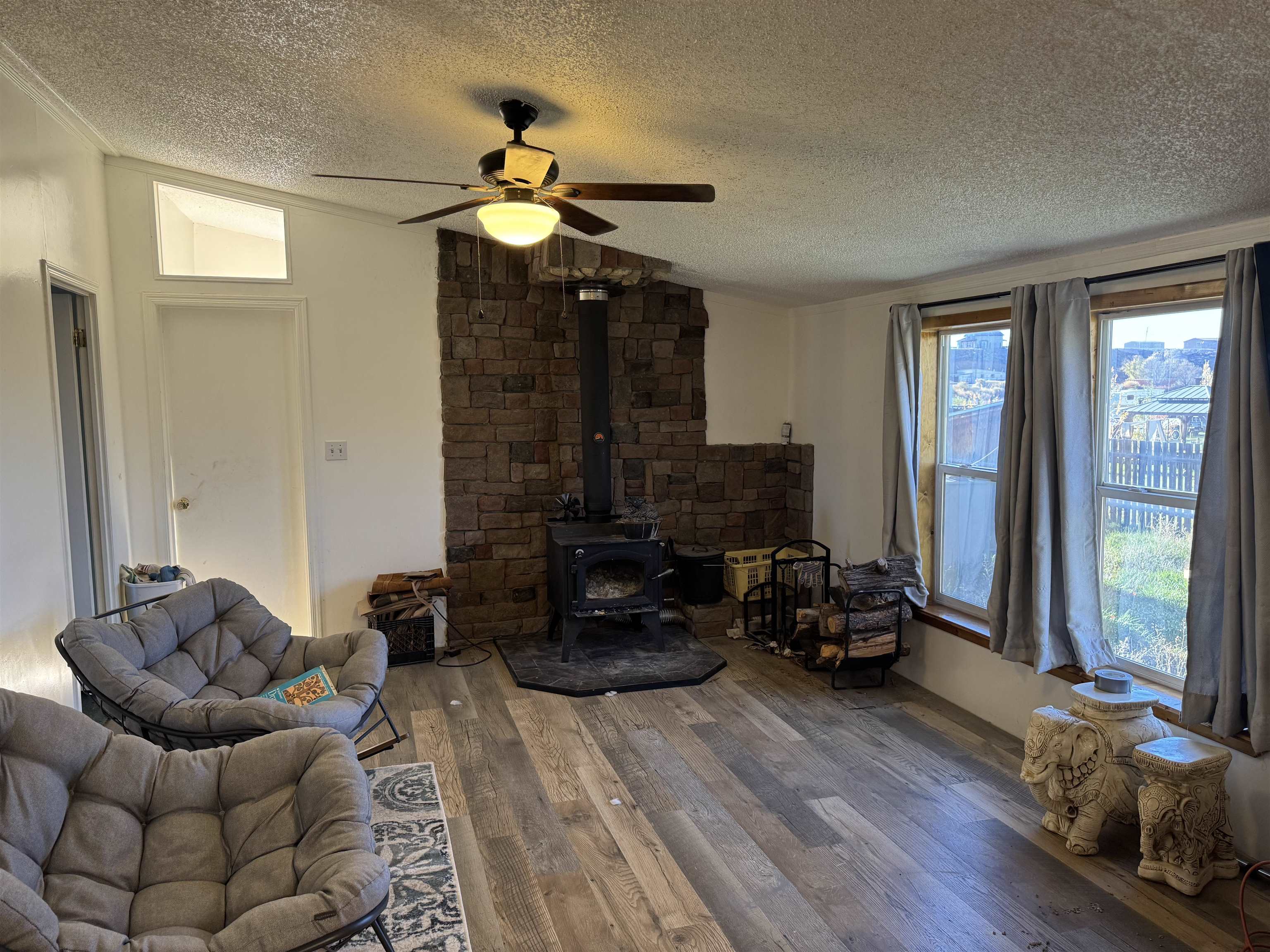 22 Tom Holder Rd, Ranchos de Taos, New Mexico image 4