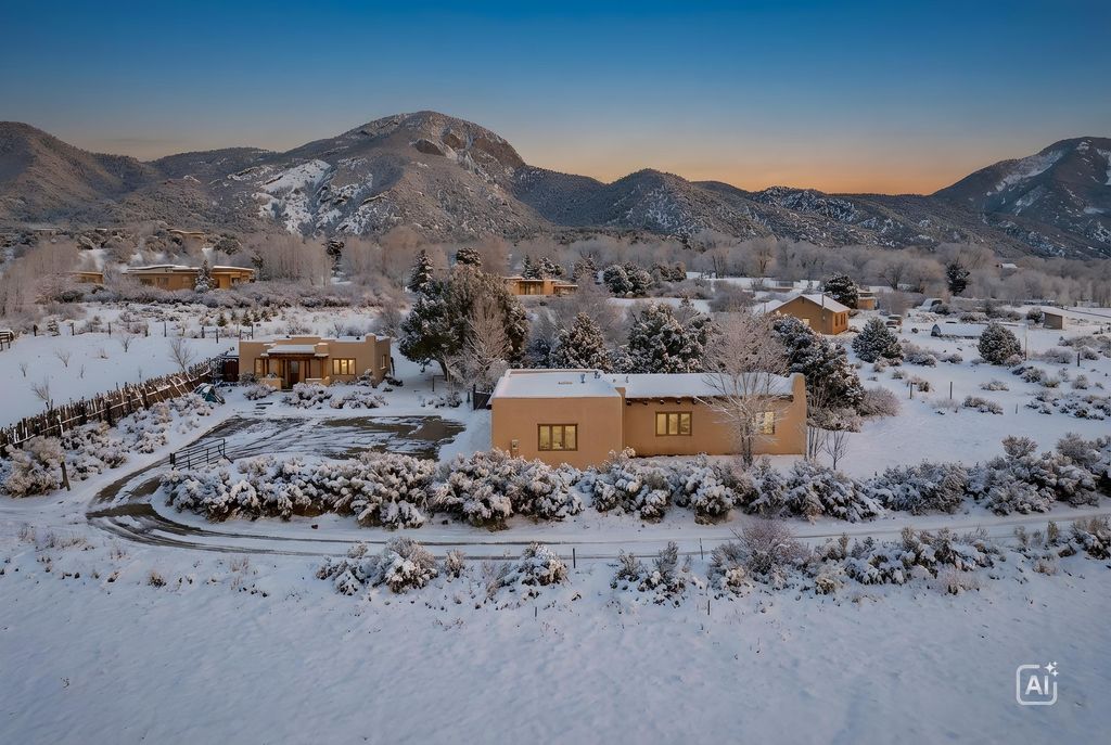 Photo of 31 and 33 Juan de Dios Road, Arroyo Seco, NM 87514 (MLS # 114572)