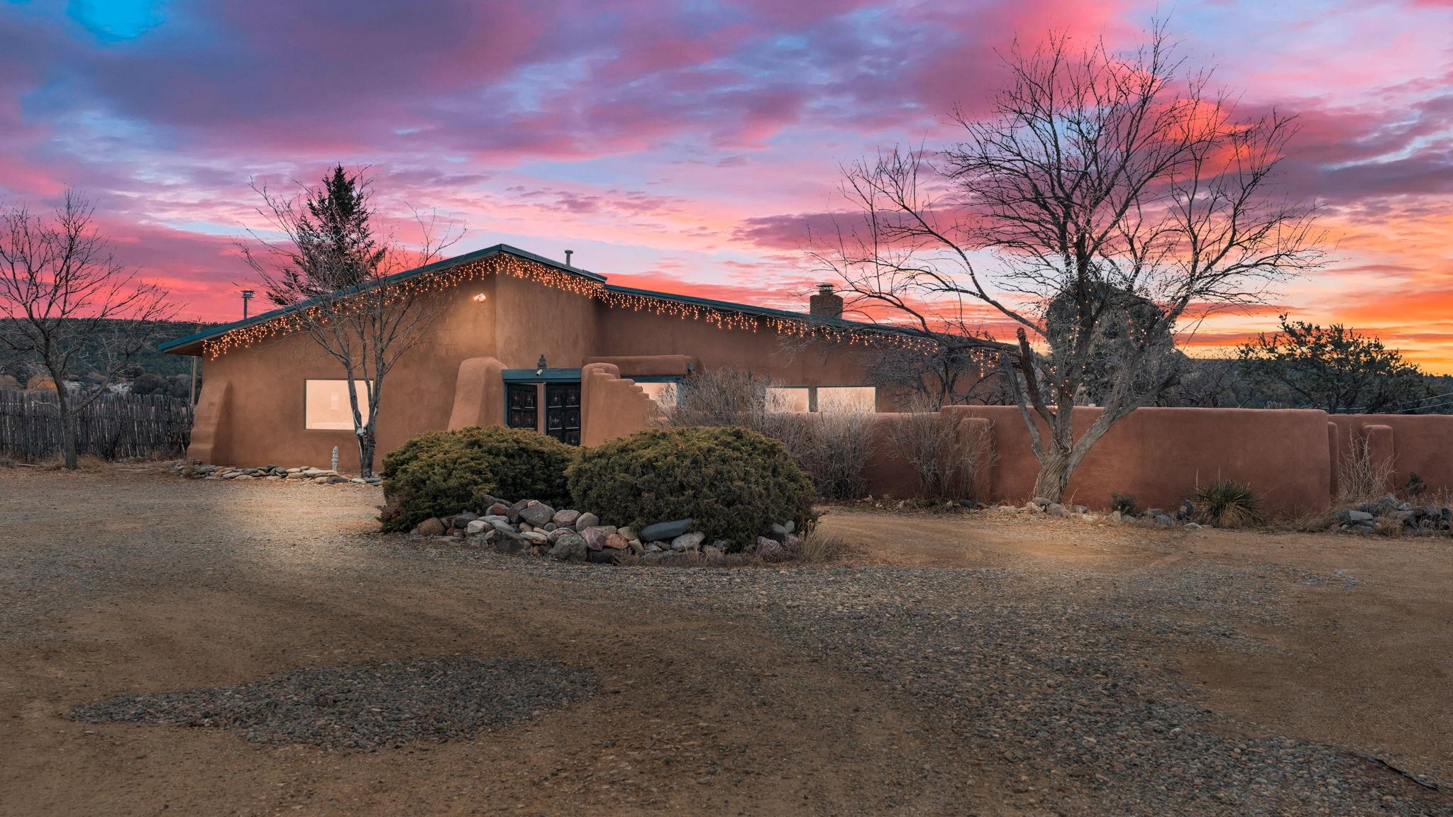 42 Hondo Seco Road, Arroyo Hondo, New Mexico image 1