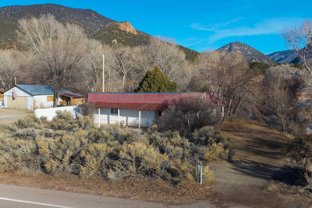 Photo of 95 Kiowa Rd N, Questa, NM 87506 (MLS # 114530)