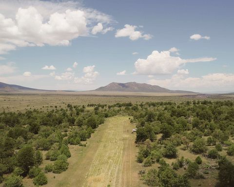 Photo of Camino Lovato Taos Valley Road, Taos, NM 87571 (MLS # 113785)