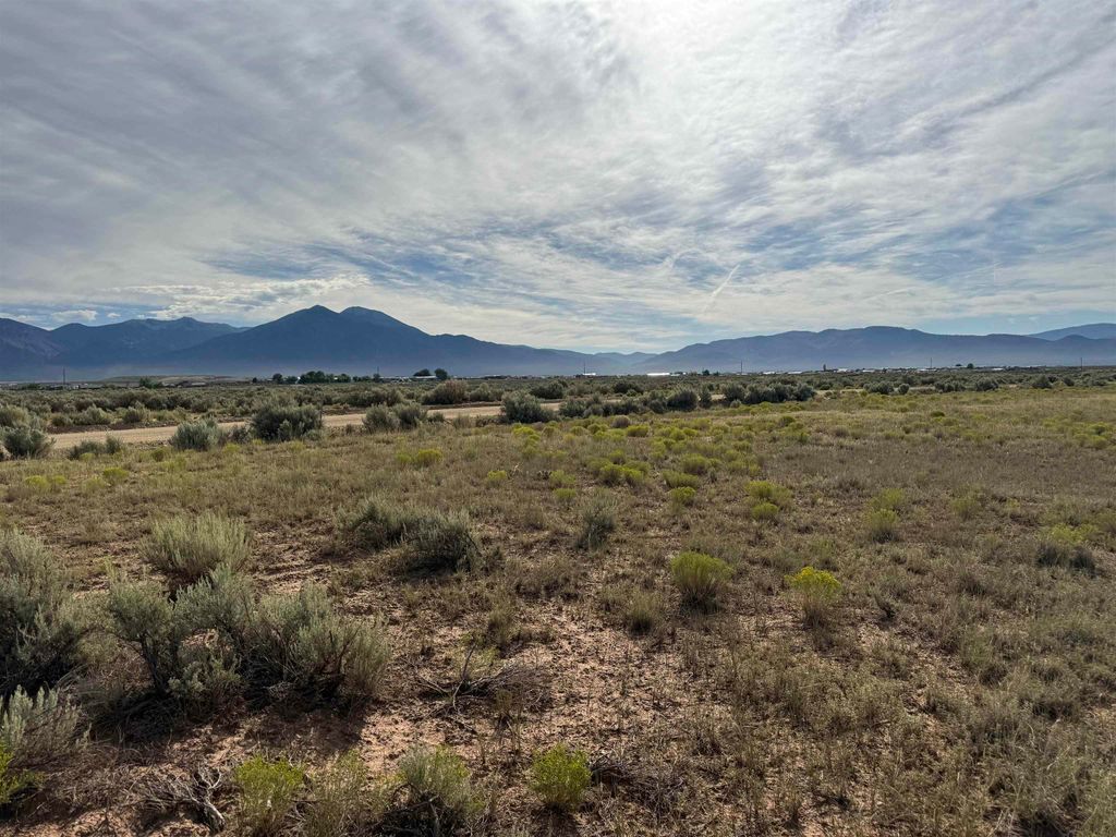 Photo of 212 Avenida De Veronica, El Prado, NM 87529 (MLS # 113848)