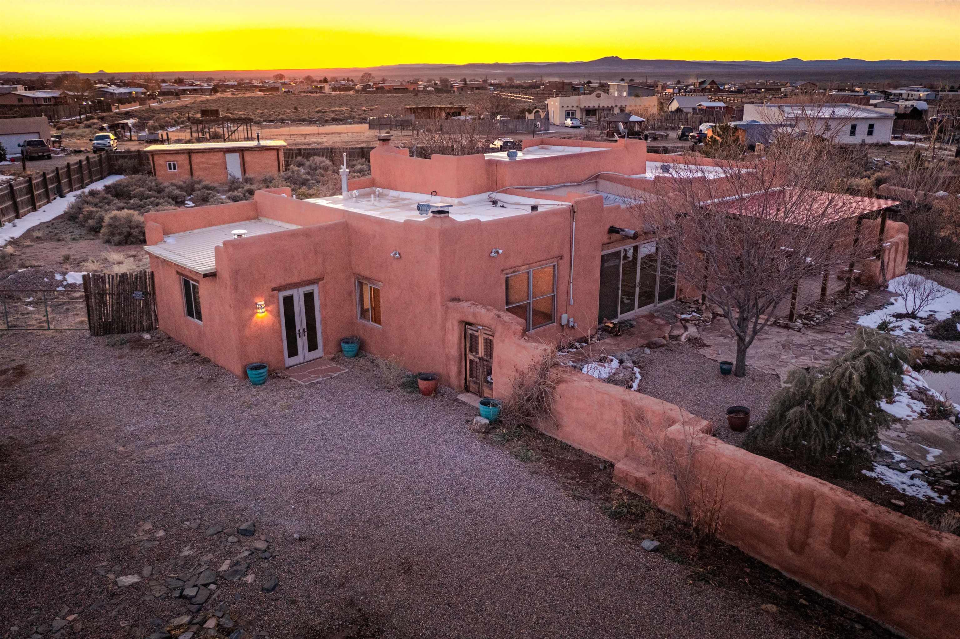 9 Calle Angelo, Ranchos de Taos, New Mexico image 35