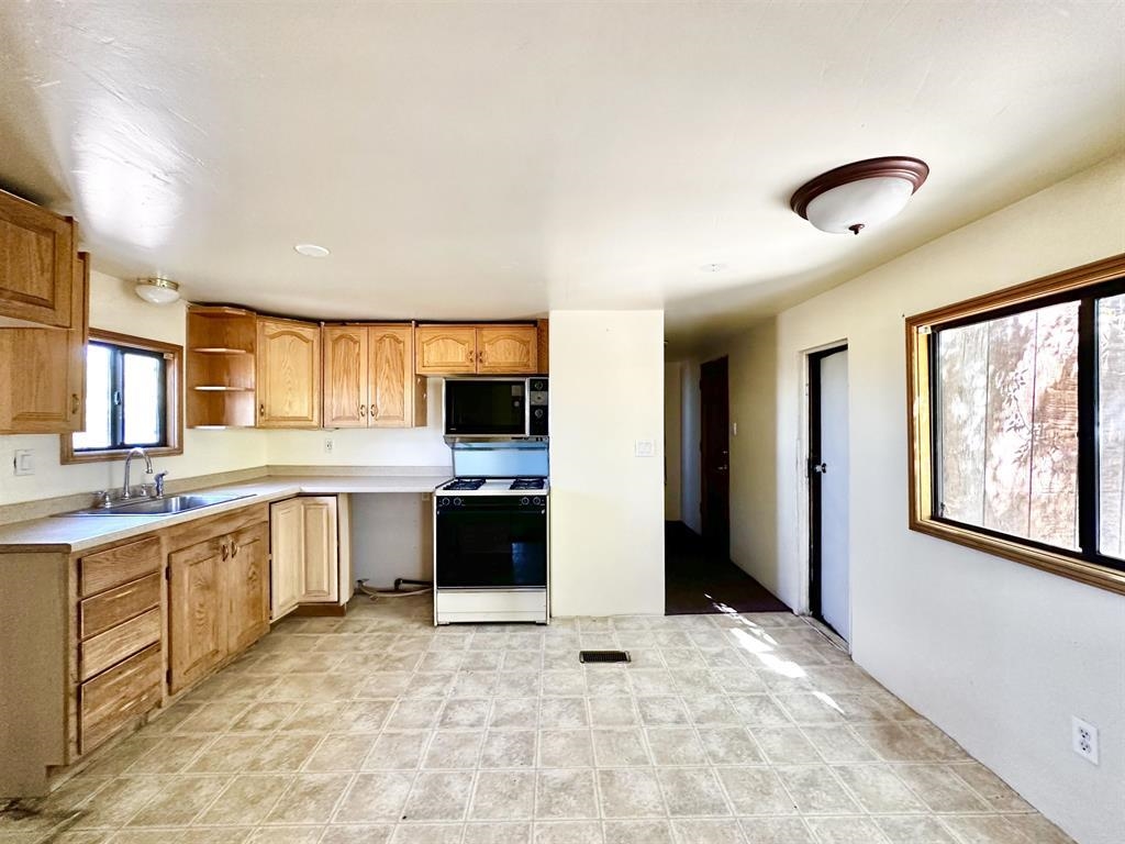 605 Chapel Ln, Taos, New Mexico image 14