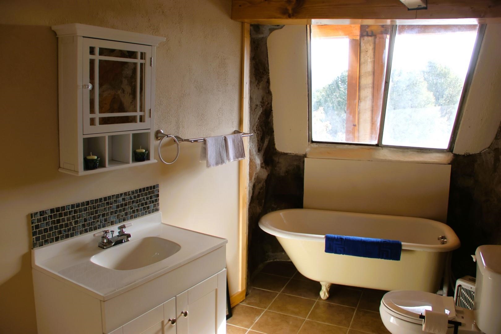 Carson, New Mexico 87517, United States, 3 Bedrooms Bedrooms, ,2 BathroomsBathrooms,Residential,Pending,64500