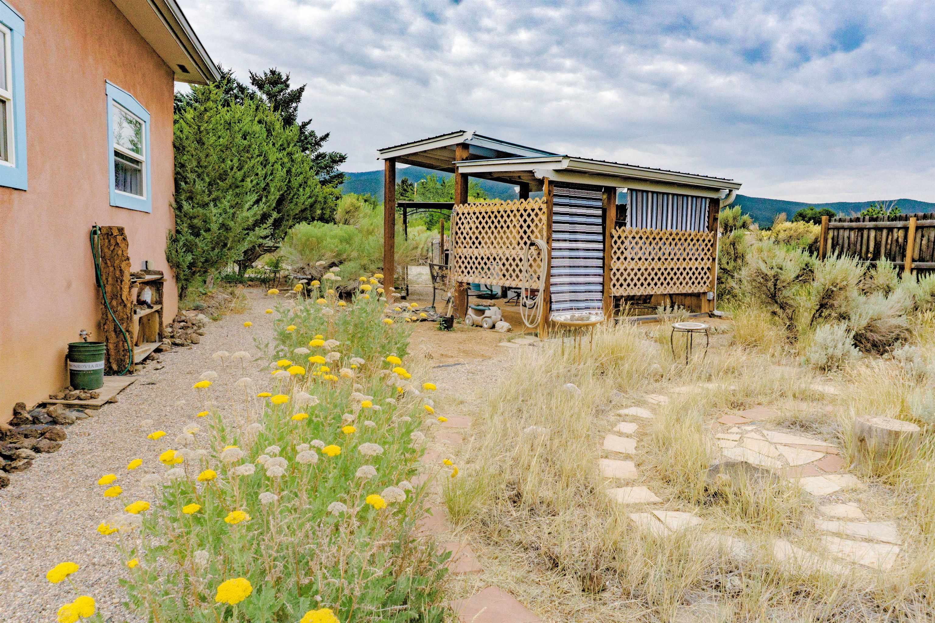 Taos, New Mexico 87571, United States, 4 Bedrooms Bedrooms, ,2 BathroomsBathrooms,Residential,Active,222190