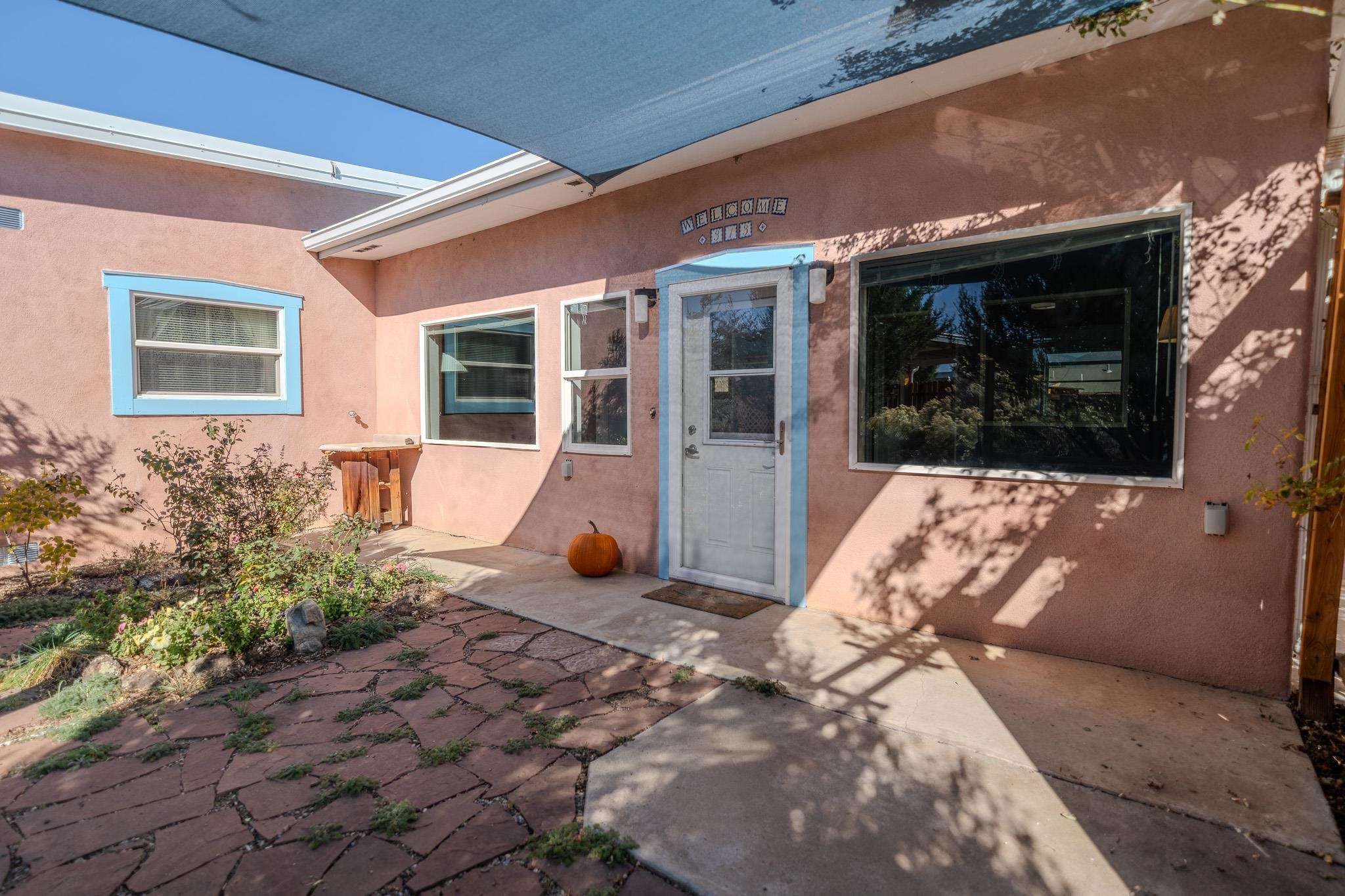 Taos, New Mexico 87571, United States, 4 Bedrooms Bedrooms, ,2 BathroomsBathrooms,Residential,Active,222190