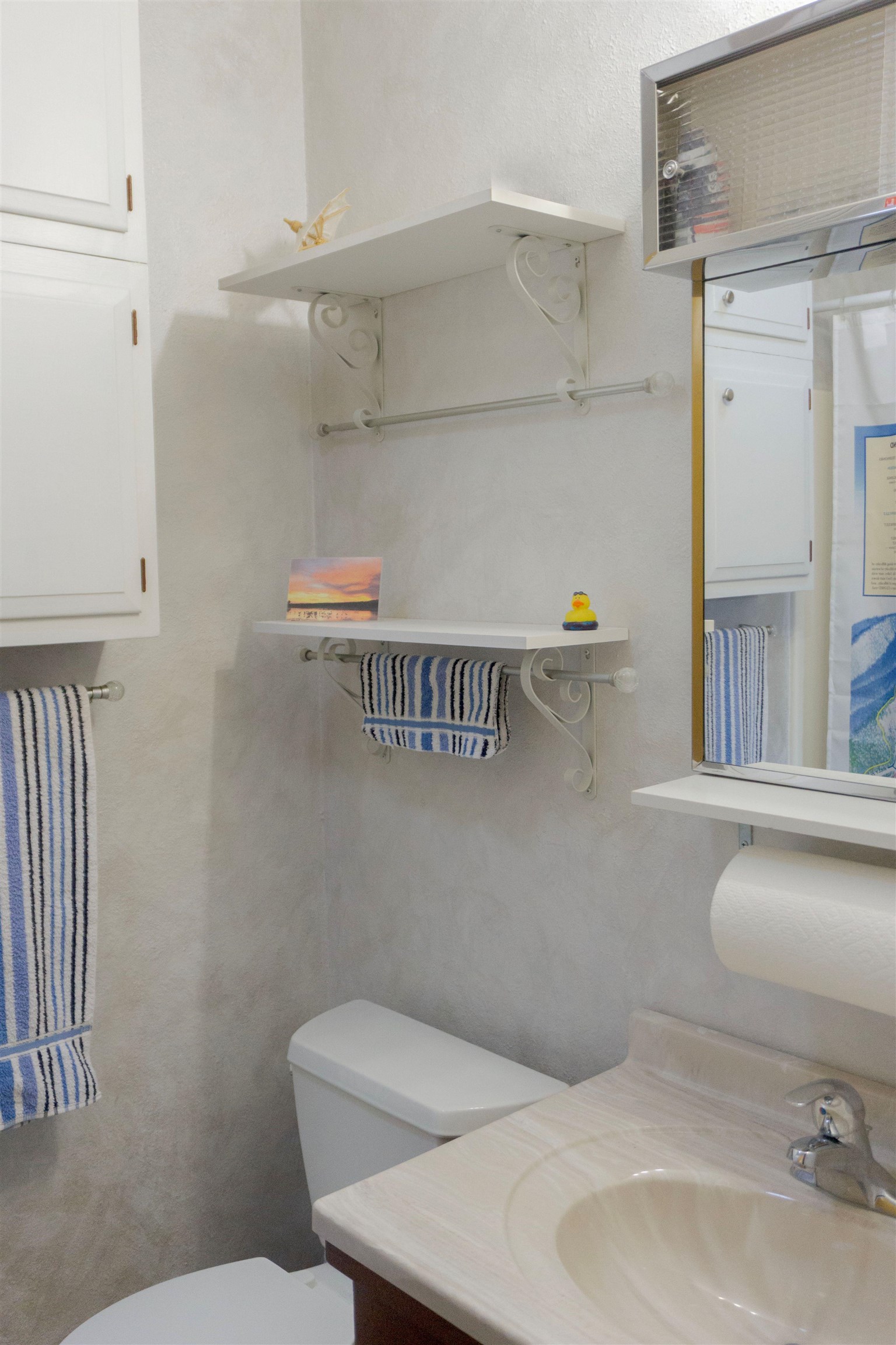 Taos, New Mexico 87571, United States, 4 Bedrooms Bedrooms, ,2 BathroomsBathrooms,Residential,Active,222190