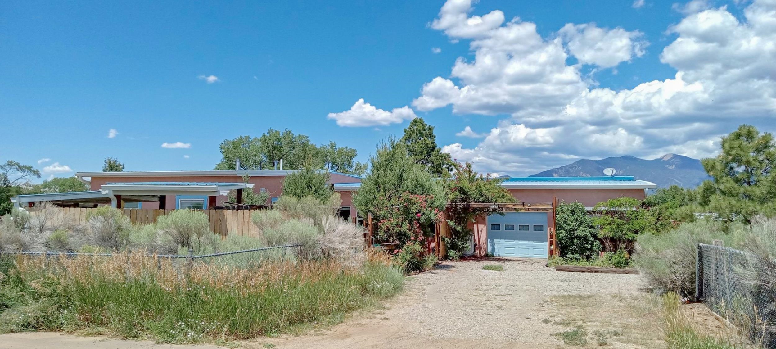 Taos, New Mexico 87571, United States, 4 Bedrooms Bedrooms, ,2 BathroomsBathrooms,Residential,Active,222190