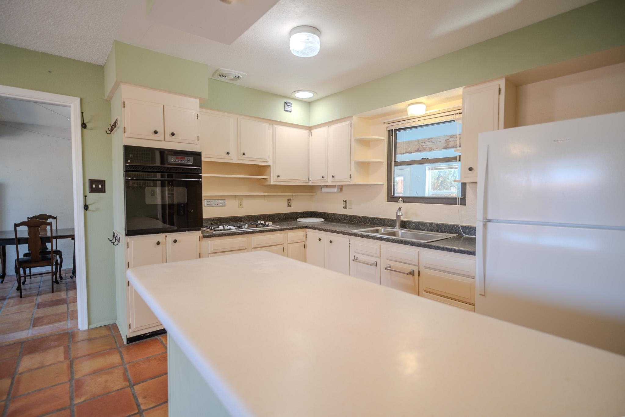 Taos, New Mexico 87571, United States, 4 Bedrooms Bedrooms, ,2 BathroomsBathrooms,Residential,Active,222190