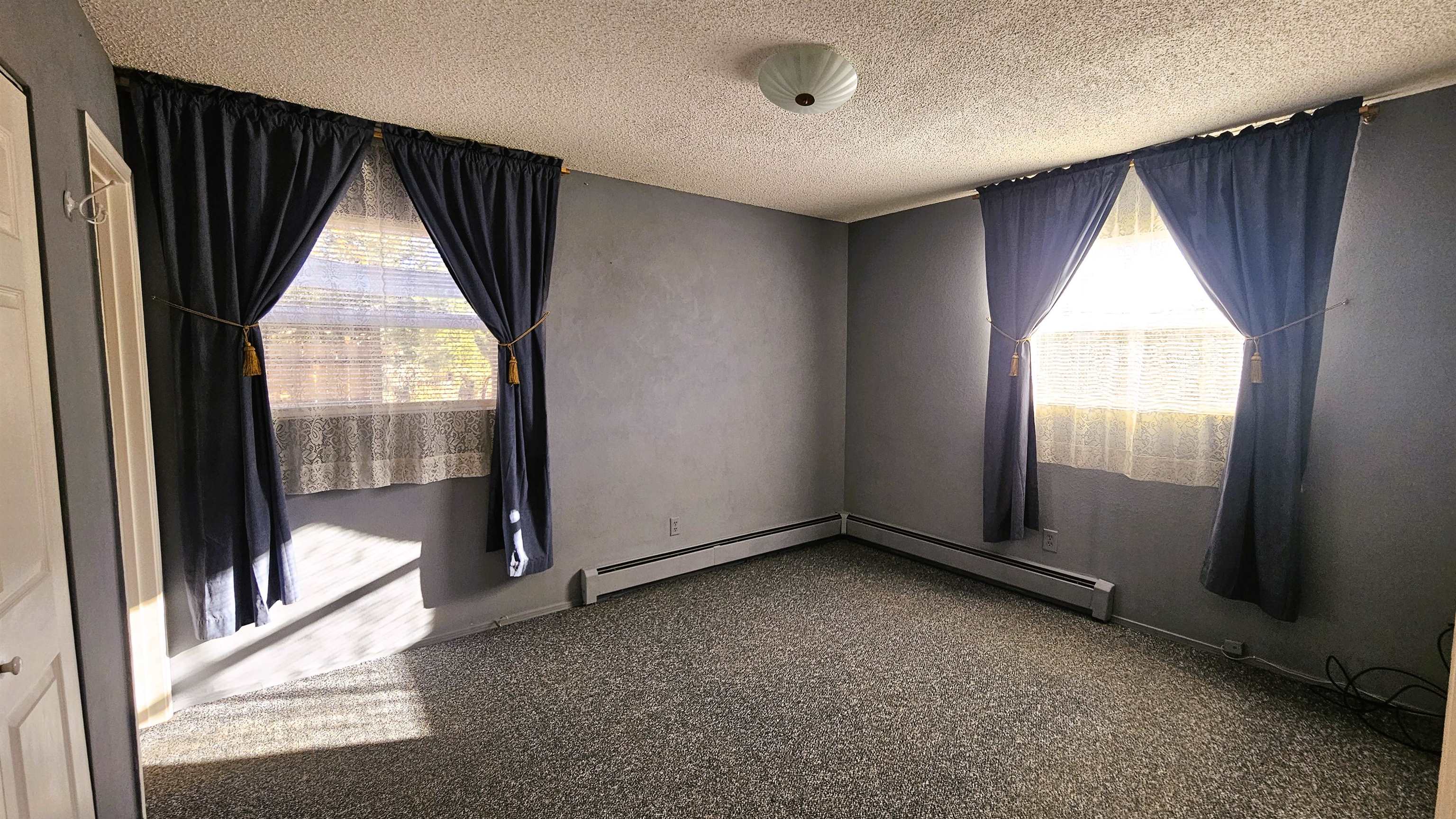 Taos, New Mexico 87571, United States, 4 Bedrooms Bedrooms, ,2 BathroomsBathrooms,Residential,Active,222190