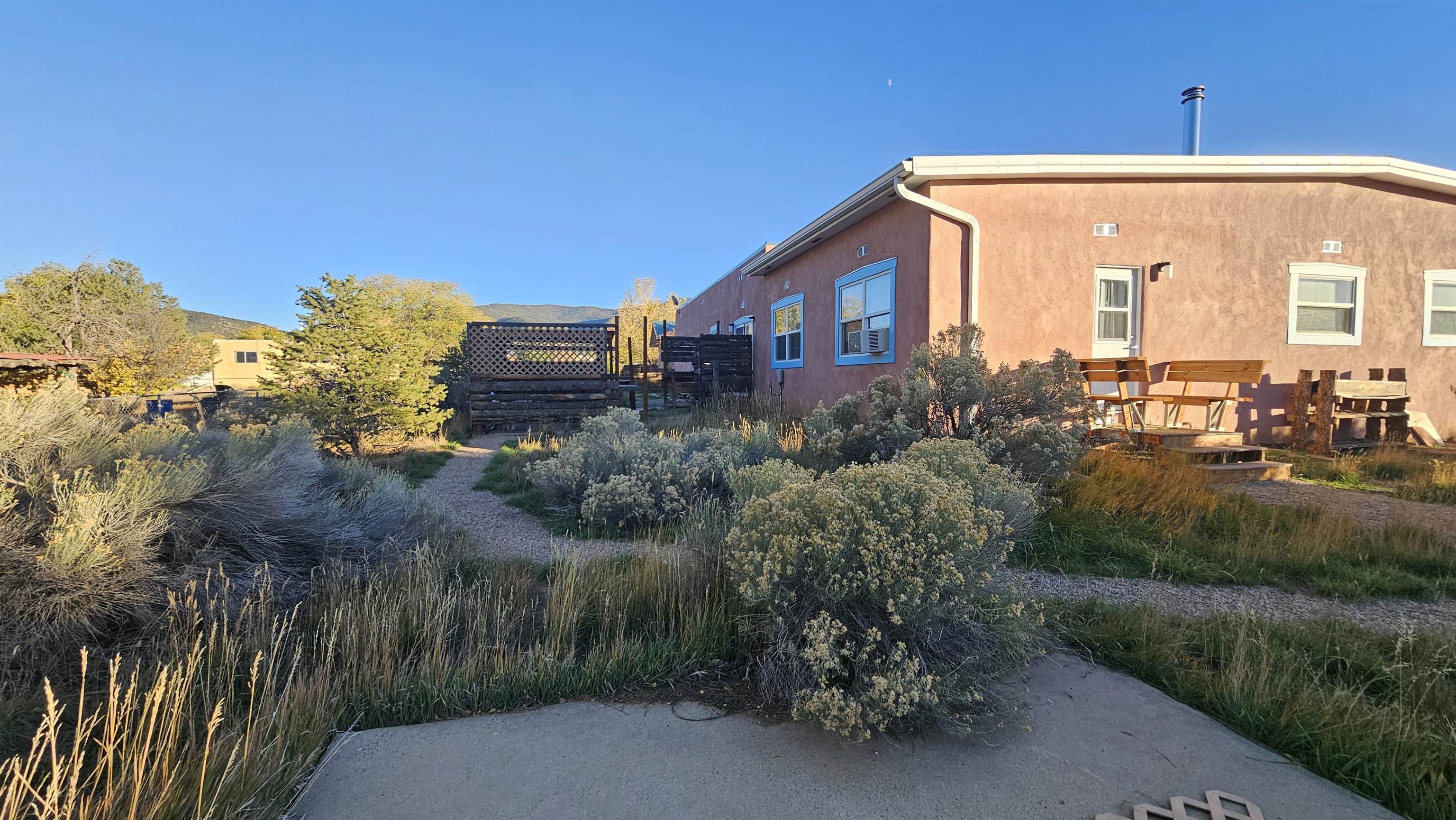 Taos, New Mexico 87571, United States, 4 Bedrooms Bedrooms, ,2 BathroomsBathrooms,Residential,Active,222190