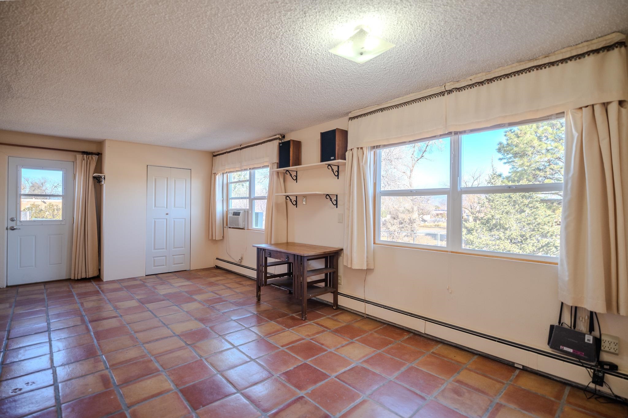 Taos, New Mexico 87571, United States, 4 Bedrooms Bedrooms, ,2 BathroomsBathrooms,Residential,Active,222190