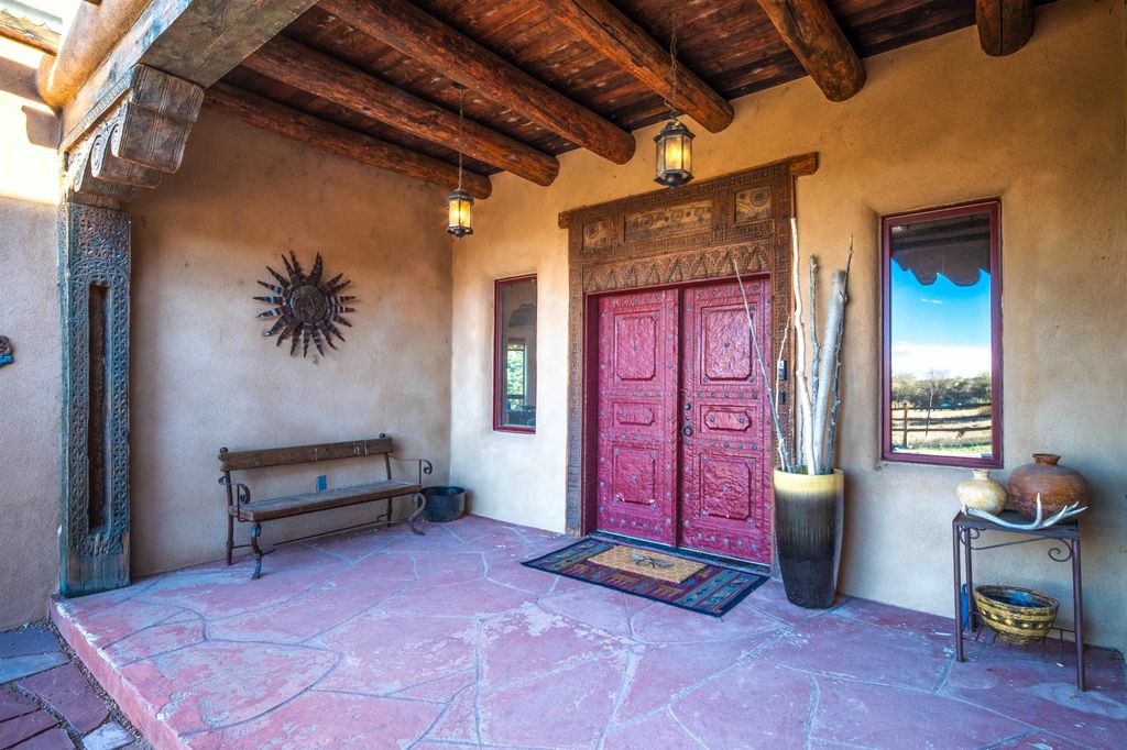 Photo of 23 Las Tusas Rd, Ranchos de Taos, NM 87557 (MLS # 114198)