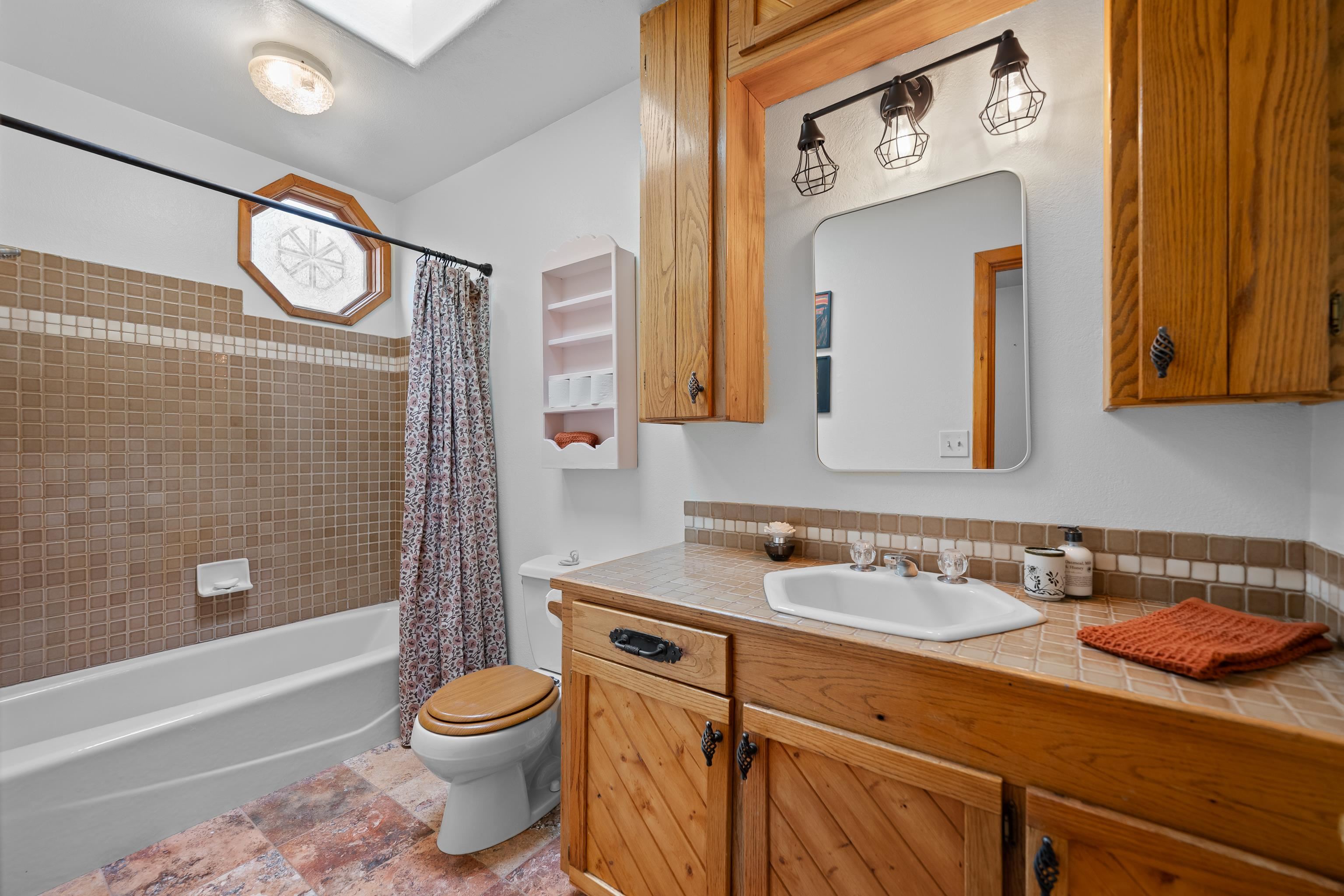 Taos, New Mexico 87571, United States, 3 Bedrooms Bedrooms, ,2 BathroomsBathrooms,Residential,Active,248878