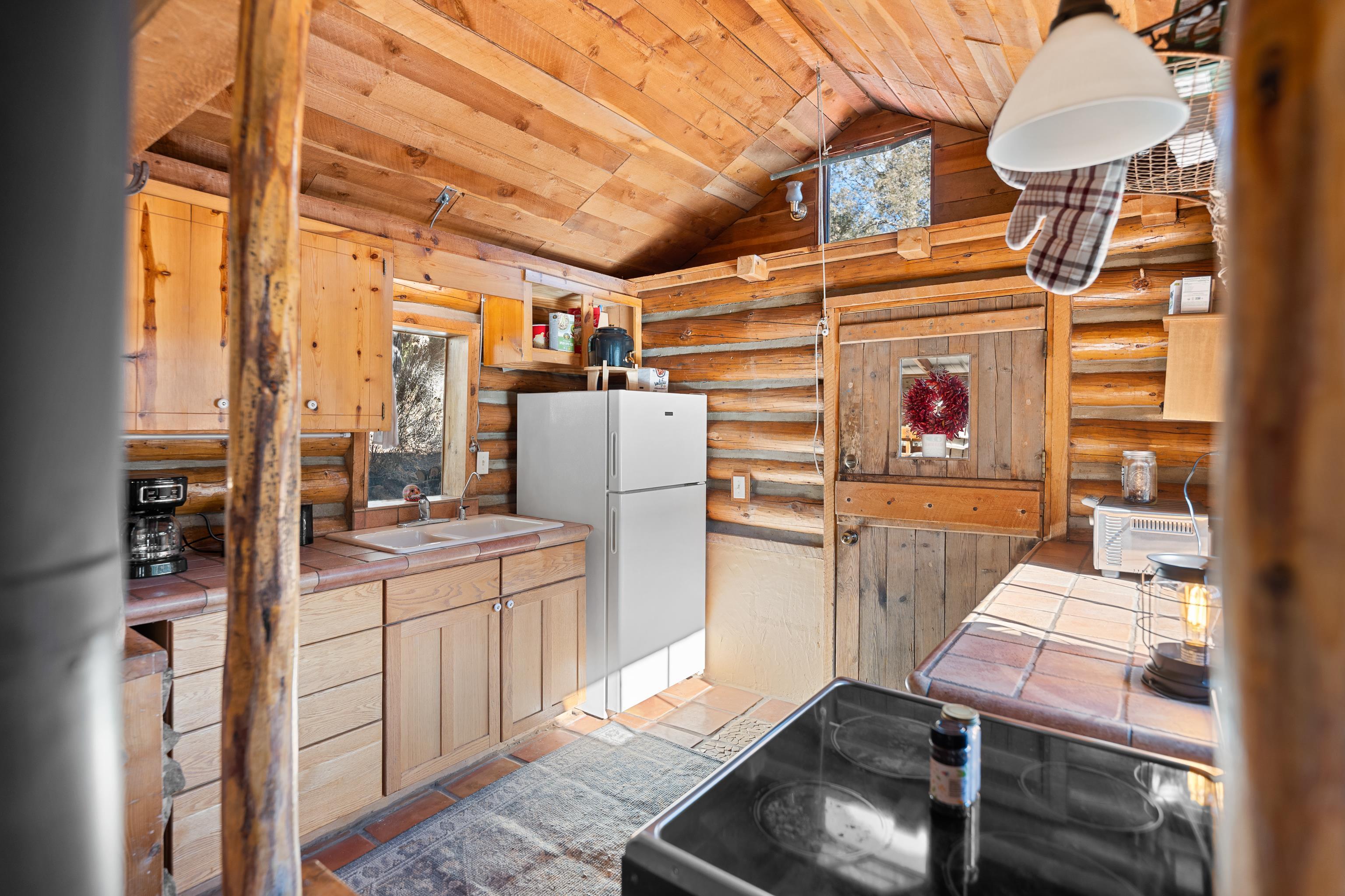 Taos, New Mexico 87571, United States, 3 Bedrooms Bedrooms, ,2 BathroomsBathrooms,Residential,Active,248878