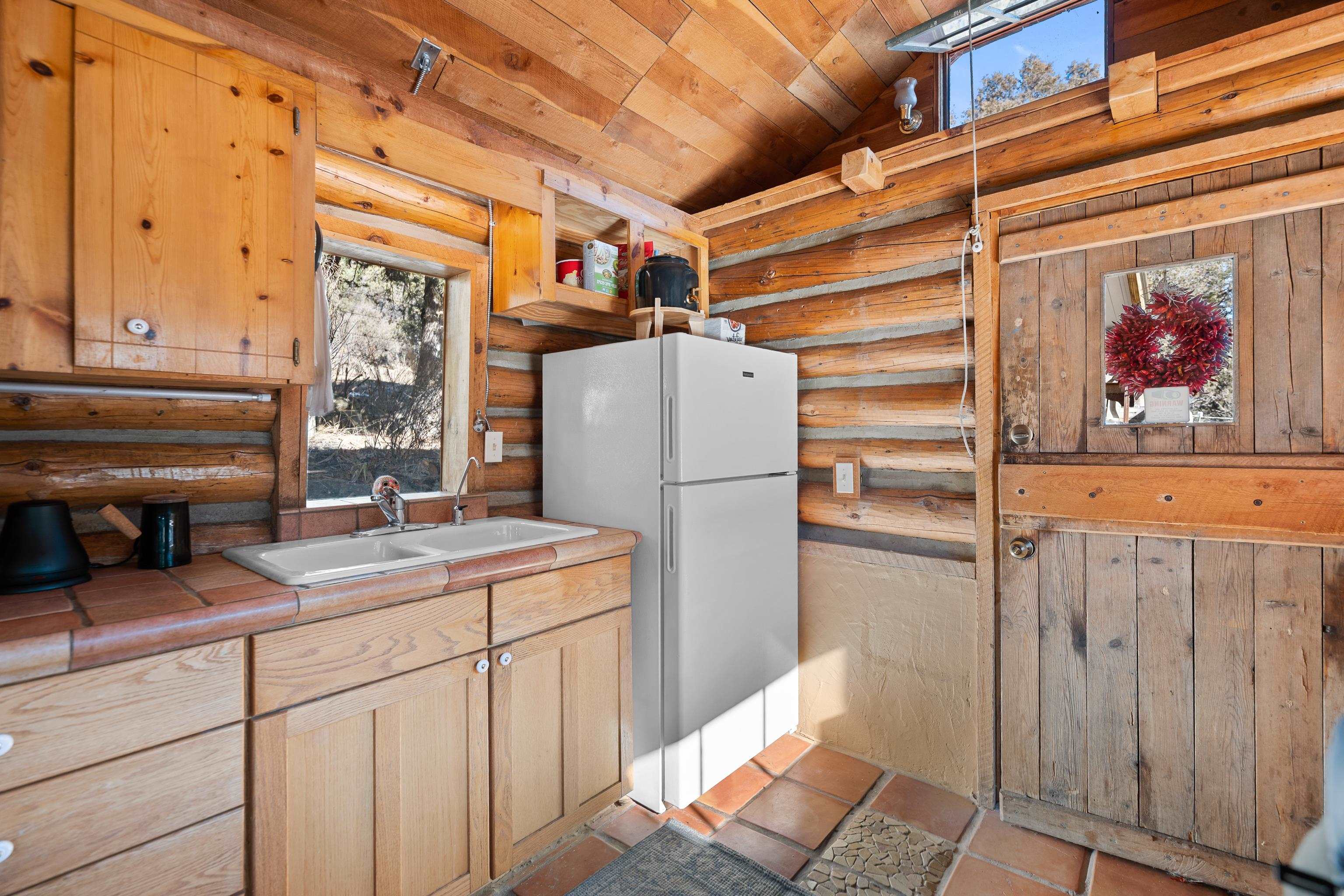 Taos, New Mexico 87571, United States, 3 Bedrooms Bedrooms, ,2 BathroomsBathrooms,Residential,Active,248878