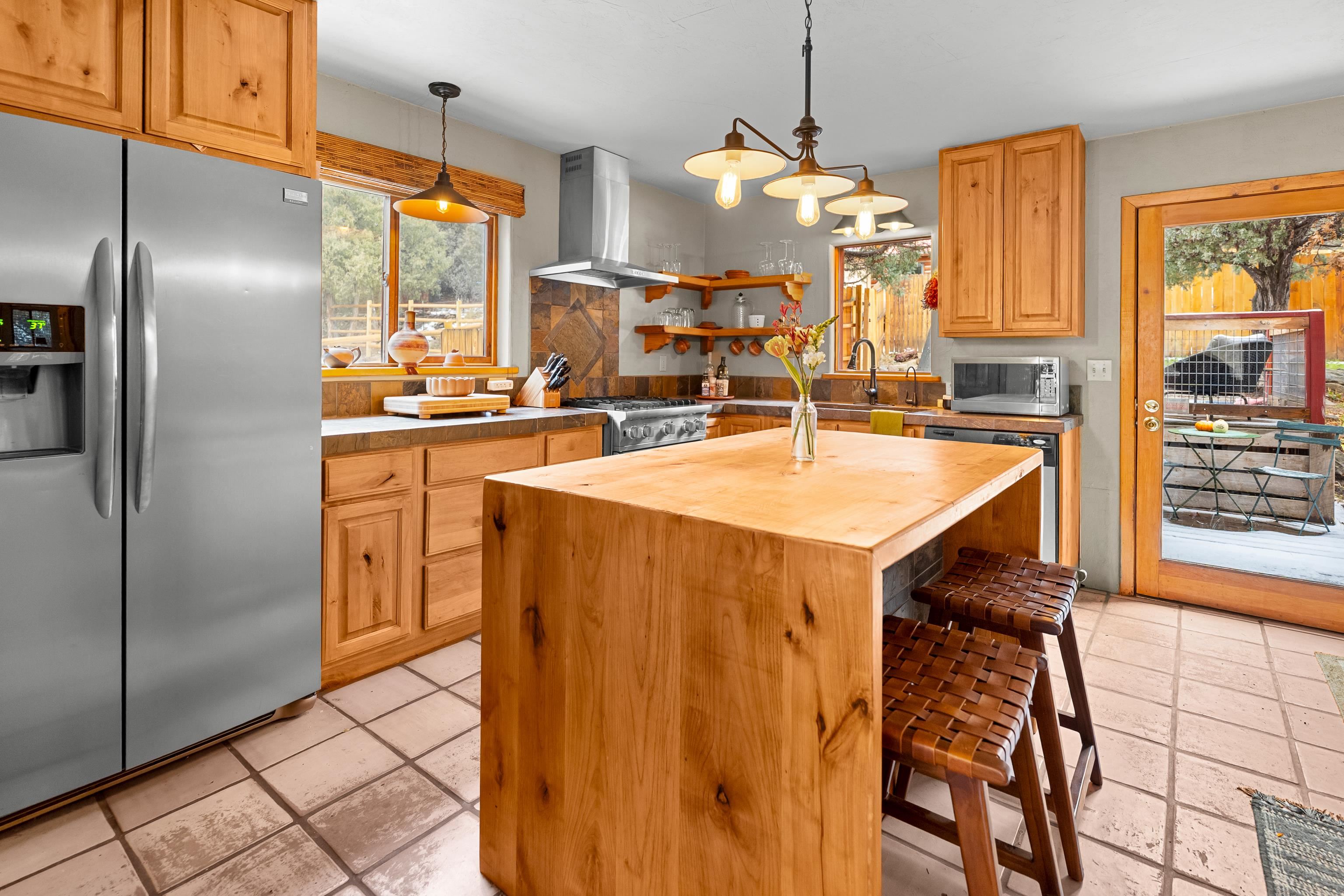 Taos, New Mexico 87571, United States, 3 Bedrooms Bedrooms, ,2 BathroomsBathrooms,Residential,Active,248878