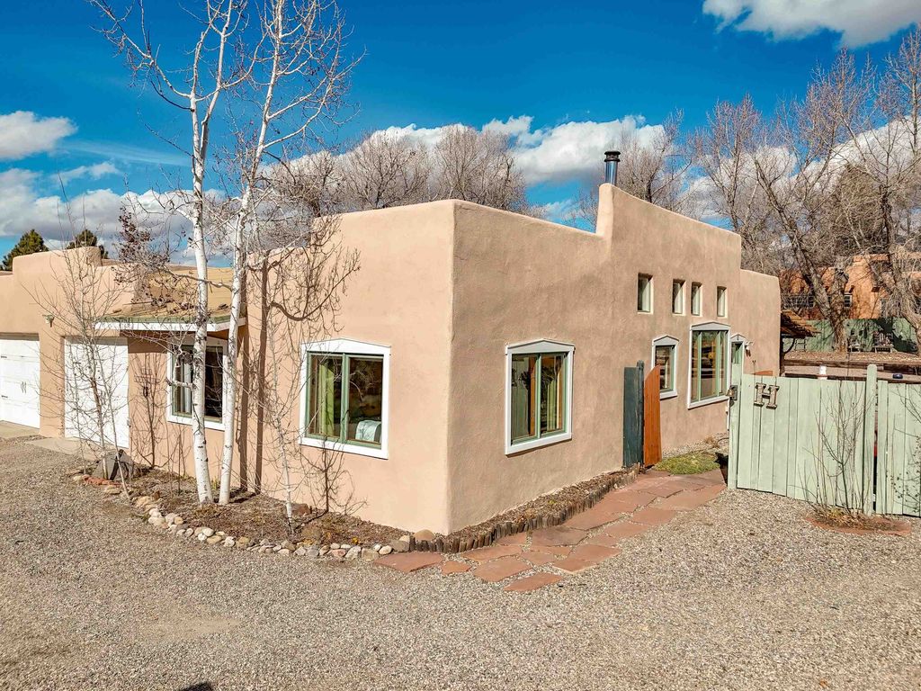 Photo of 525 La Lomita Rd #H, Taos, NM 87571 (MLS # 114588)