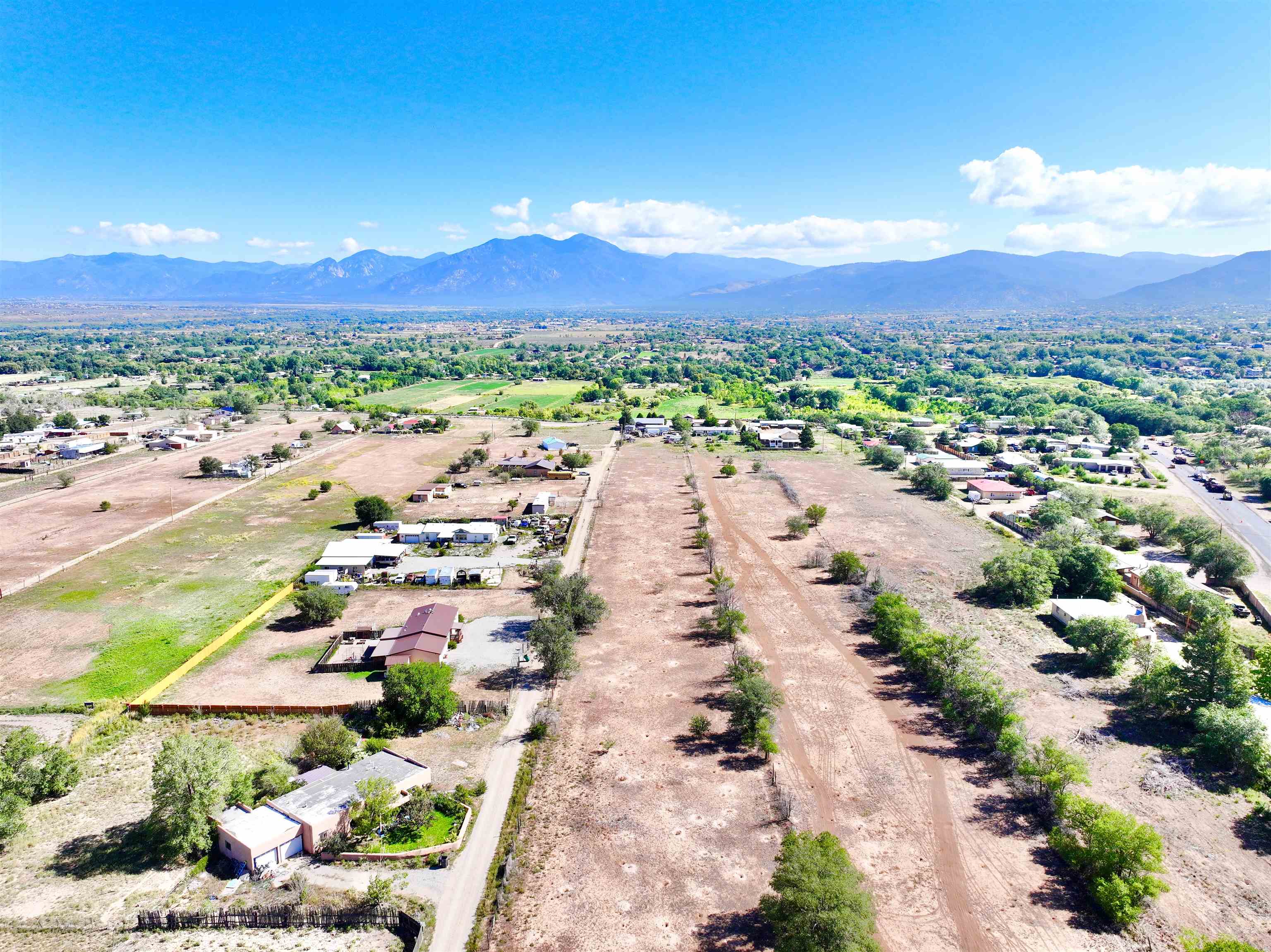 4054 Highway 68, Ranchos de Taos, New Mexico image 17