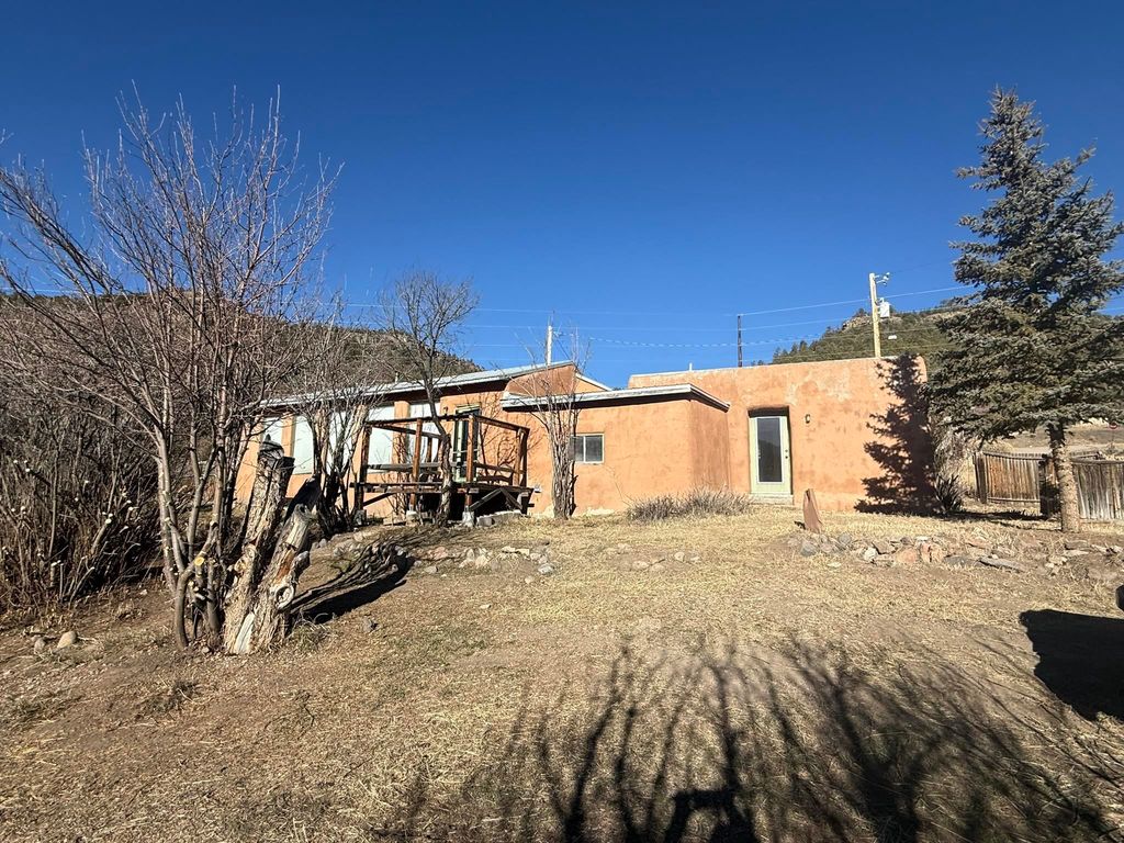 Photo of 4 Camino Del Medio, Vadito, NM 87579 (MLS # 114384)