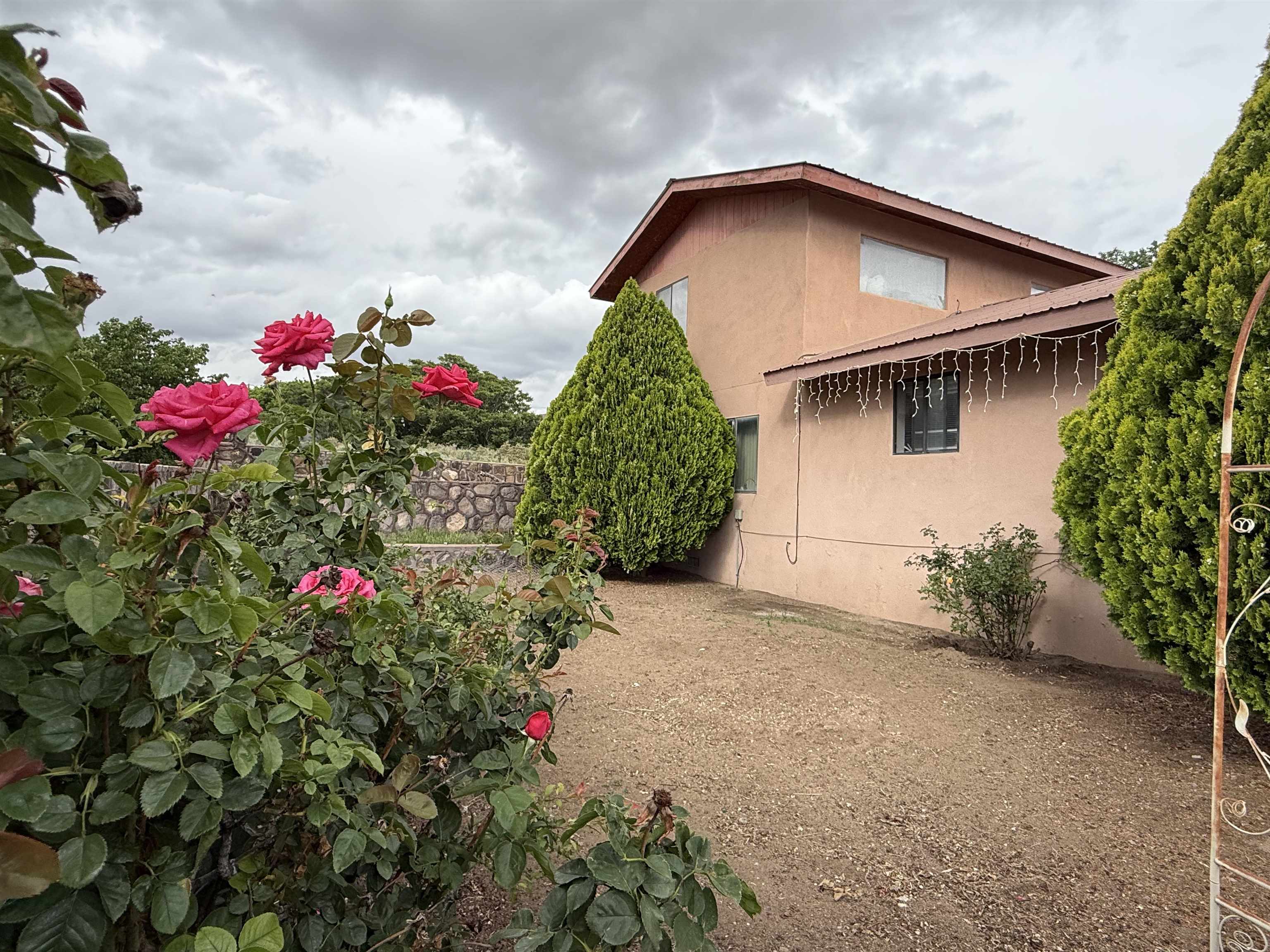 766 County Rd 41, Velarde, New Mexico image 3