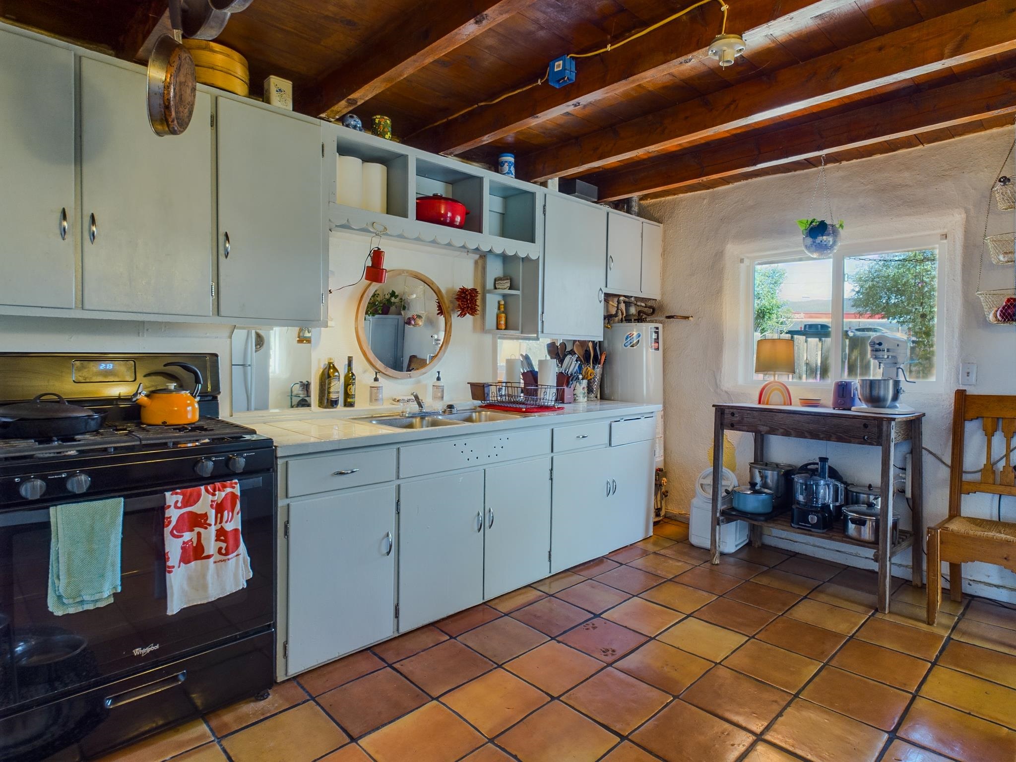 Ranchos De Taos, New Mexico 87557, United States, 1 Bedroom Bedrooms, ,1 BathroomBathrooms,Residential,Pending,46902