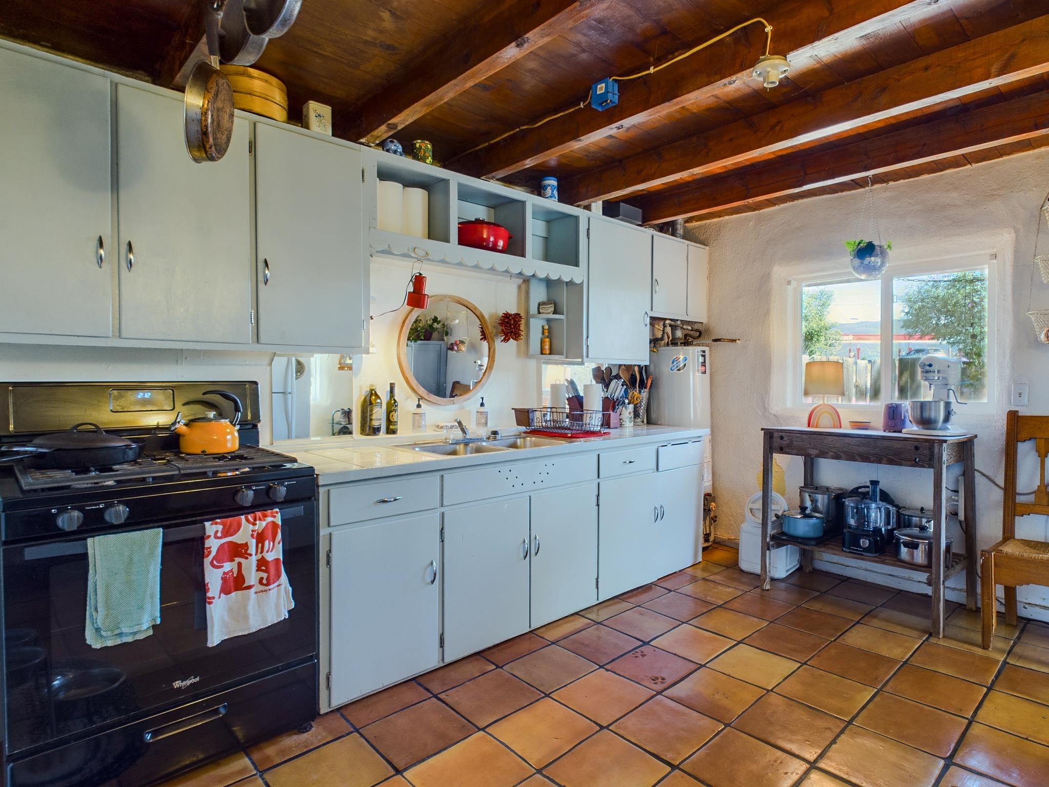 Ranchos De Taos, New Mexico 87557, United States, 1 Bedroom Bedrooms, ,1 BathroomBathrooms,Residential,Pending,46902