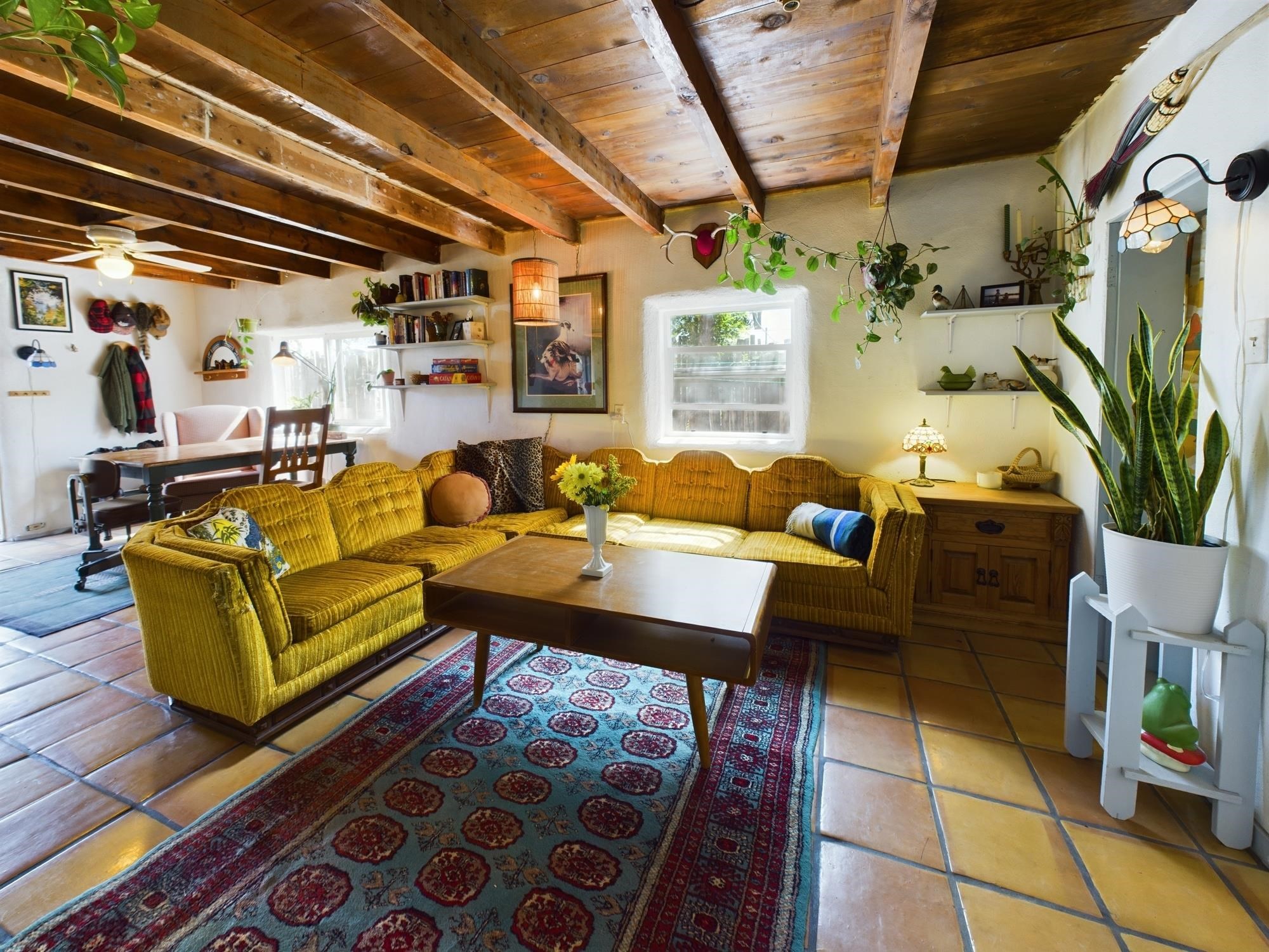 Ranchos De Taos, New Mexico 87557, United States, 1 Bedroom Bedrooms, ,1 BathroomBathrooms,Residential,Pending,46902