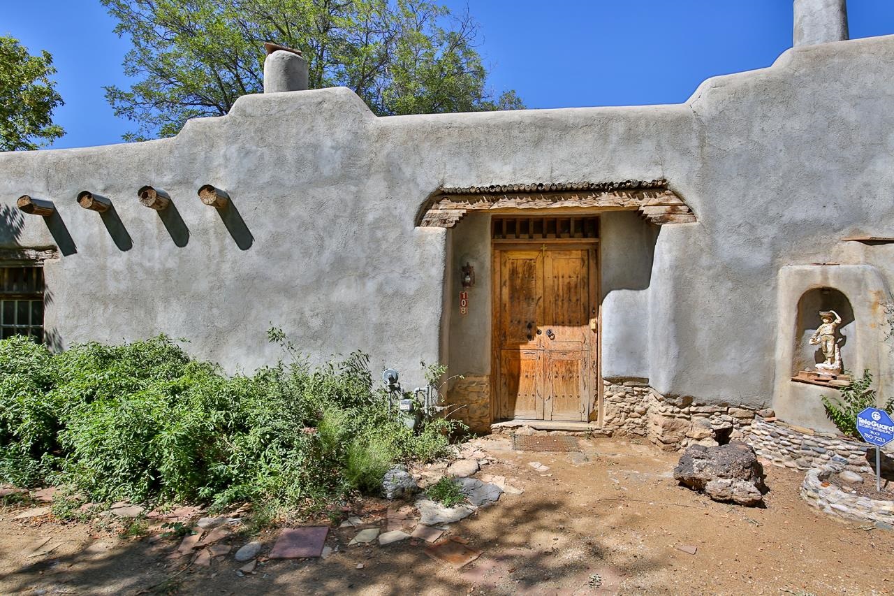 108 Dimas Lane, Taos, New Mexico image 1
