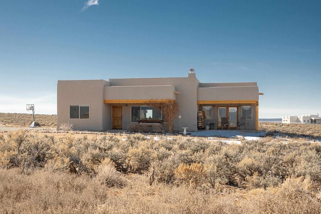 Photo of 312 Los Cordovas Rd, Ranchos de Taos, NM 87557 (MLS # 114563)