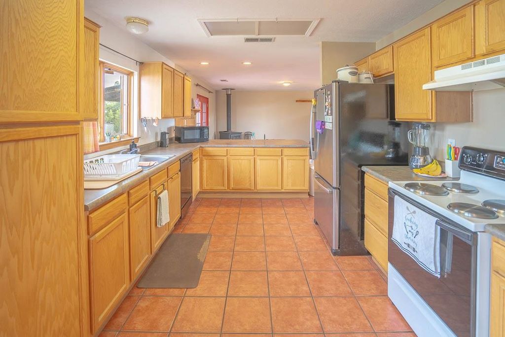 Photo of 20 Calle de Golondrina S, Tres Piedras, NM 87577 (MLS # 114557)