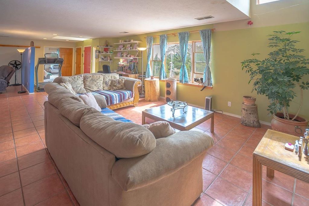 Photo of 20 Calle de Golondrina S, Tres Piedras, NM 87577 (MLS # 114557)