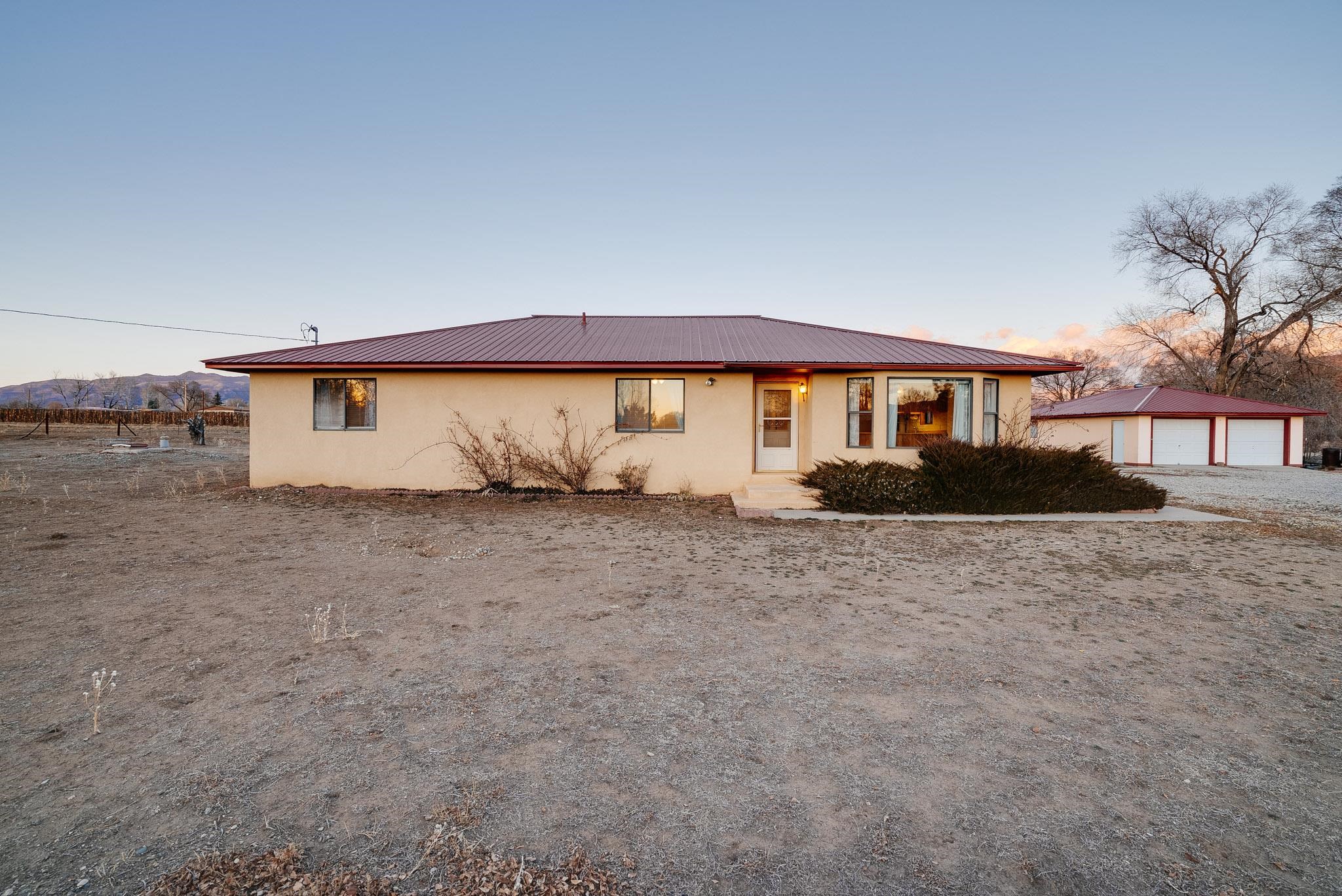 1033 Millicent Rogers Road, El Prado, New Mexico image 2