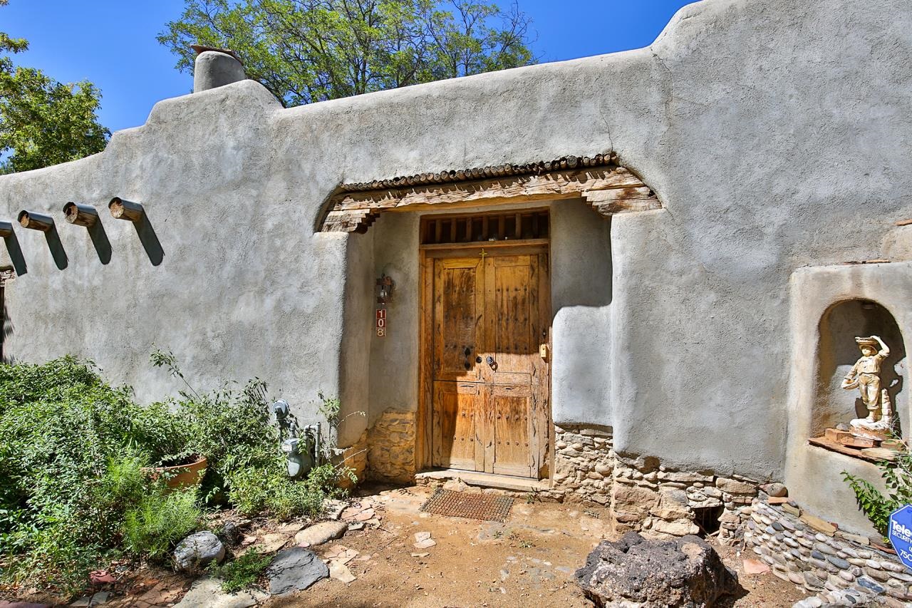 108 Dimas Ln, Taos, New Mexico image 2