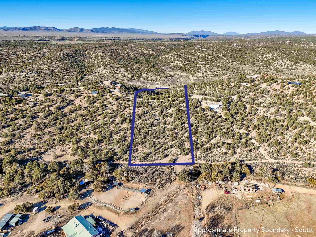 Photo of Tres Lomas Road, Arroyo Hondo, NM 87513 (MLS # 114601)