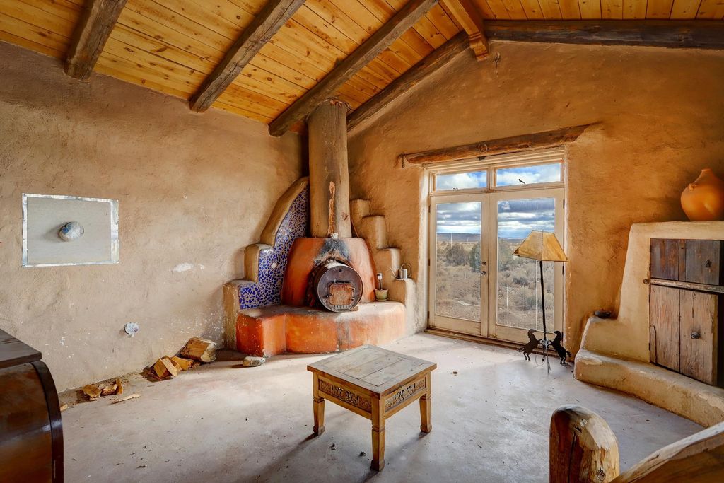 Photo of 124 Colorado Rd, Tres Piedras, NM 87577 (MLS # 113654)