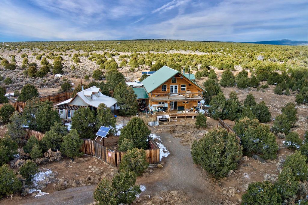 Photo of 124 Colorado Rd, Tres Piedras, NM 87577 (MLS # 113654)