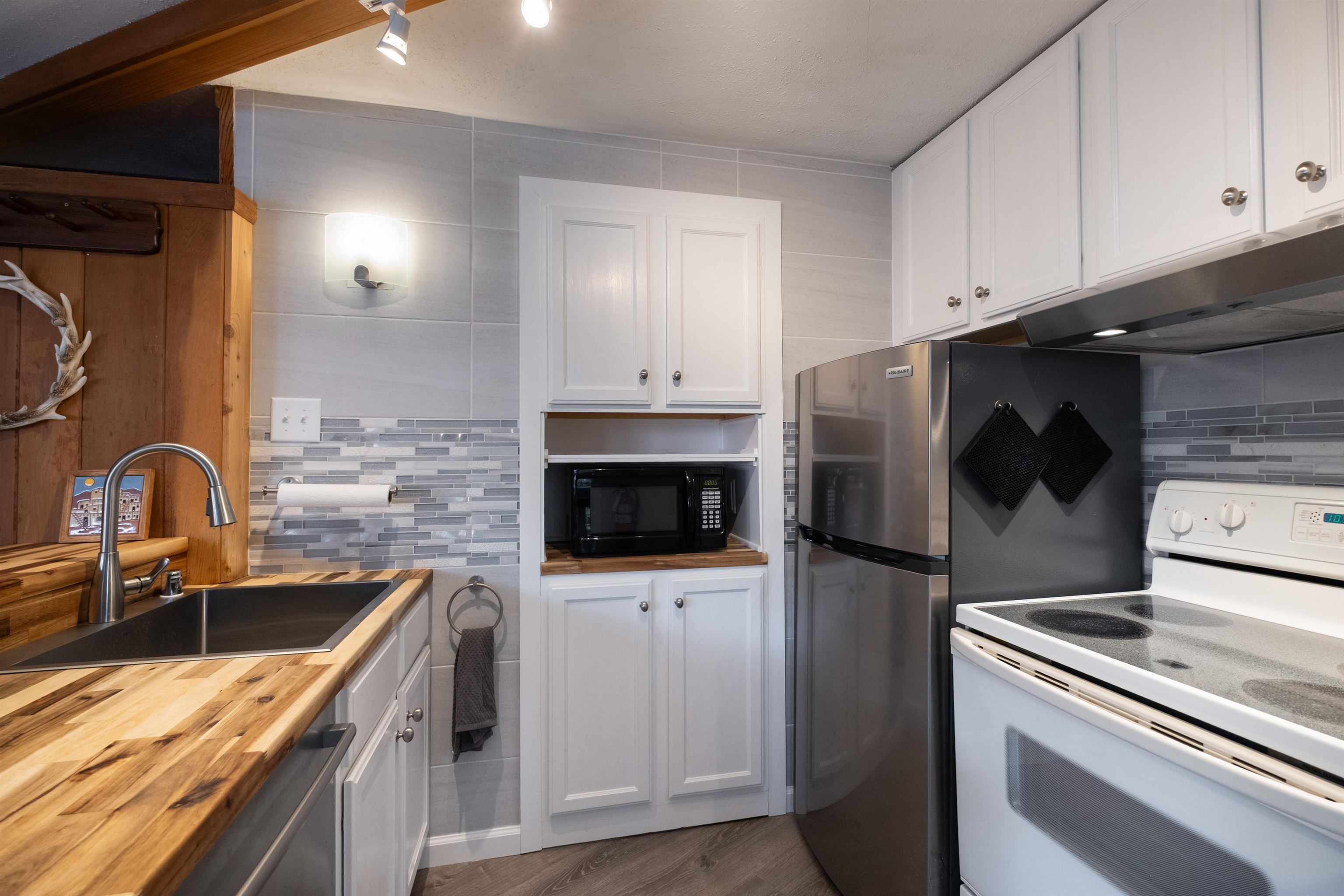 Angel Fire, New Mexico 87710, United States, 2 Bedrooms Bedrooms, ,1 BathroomBathrooms,Residential,Active,248720