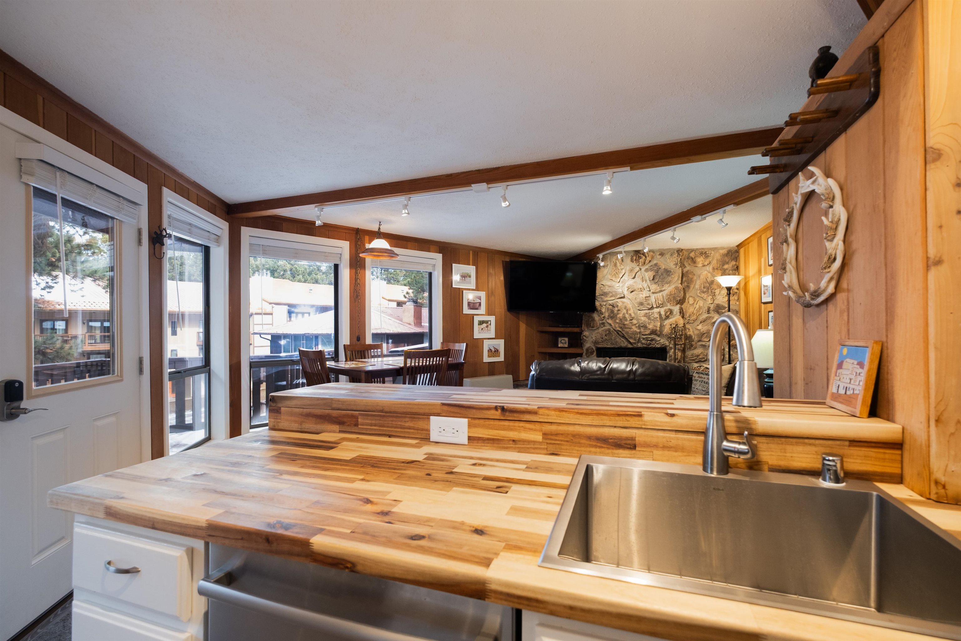 Angel Fire, New Mexico 87710, United States, 2 Bedrooms Bedrooms, ,1 BathroomBathrooms,Residential,Active,248720