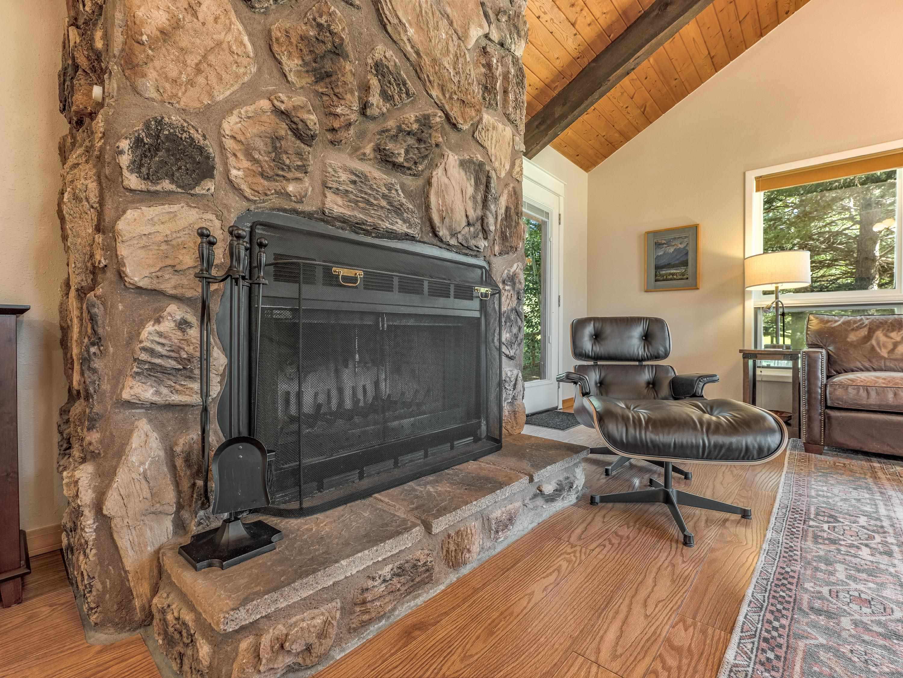 Angel Fire, New Mexico 87710, United States, 3 Bedrooms Bedrooms, ,2 BathroomsBathrooms,Residential,Pending,205881