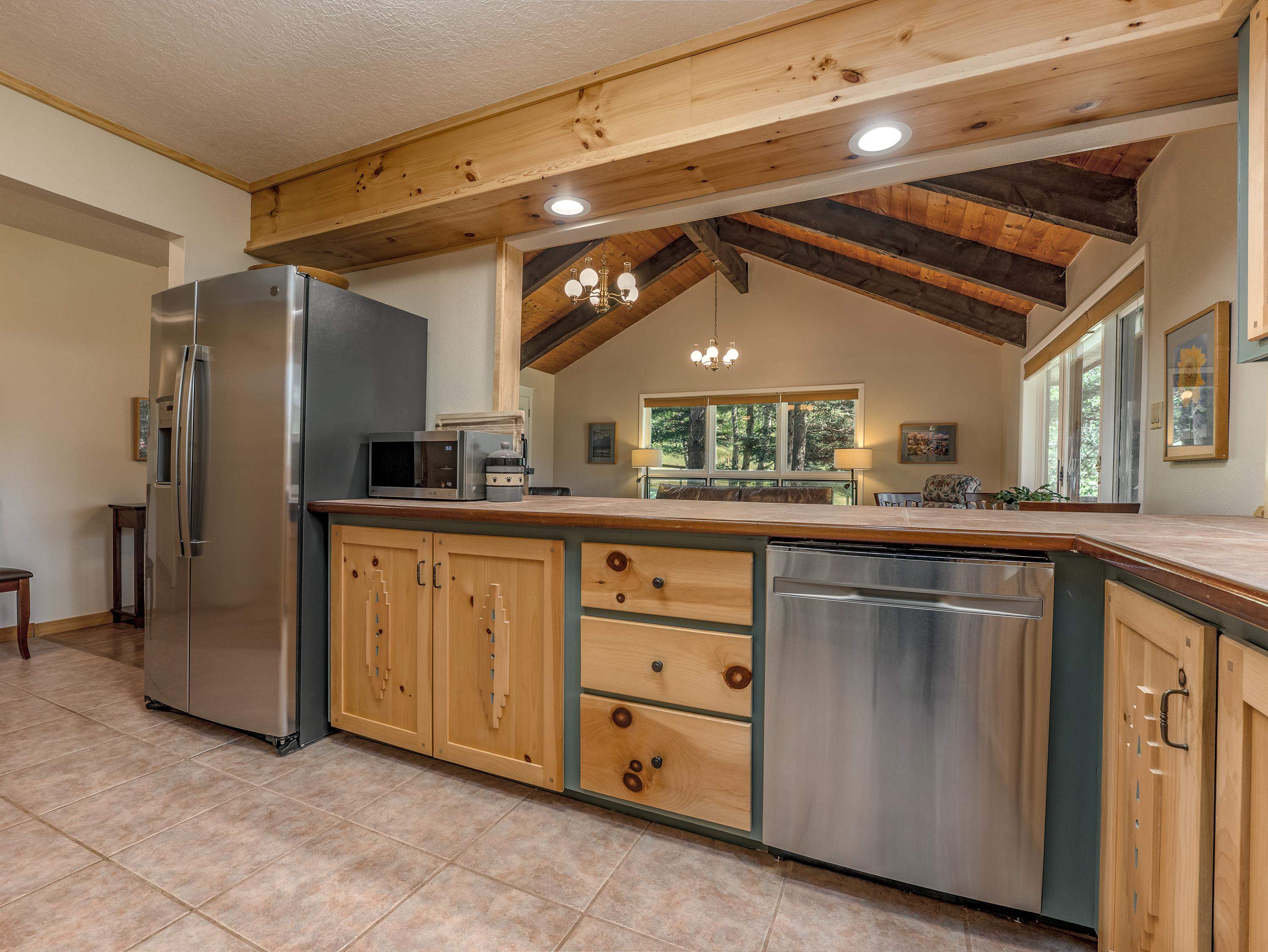 Angel Fire, New Mexico 87710, United States, 3 Bedrooms Bedrooms, ,2 BathroomsBathrooms,Residential,Pending,205881